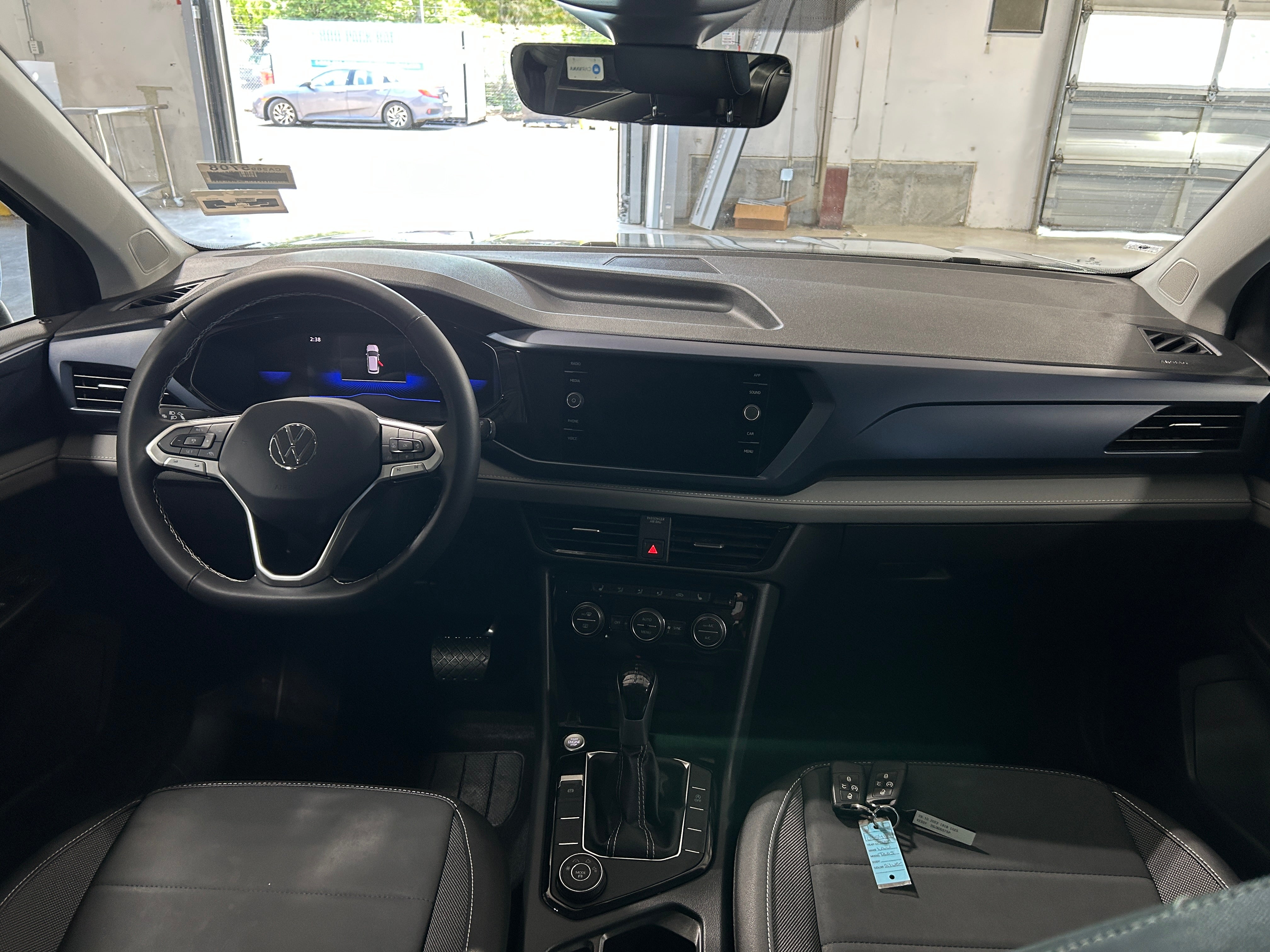 2024 Volkswagen Taos SE 2