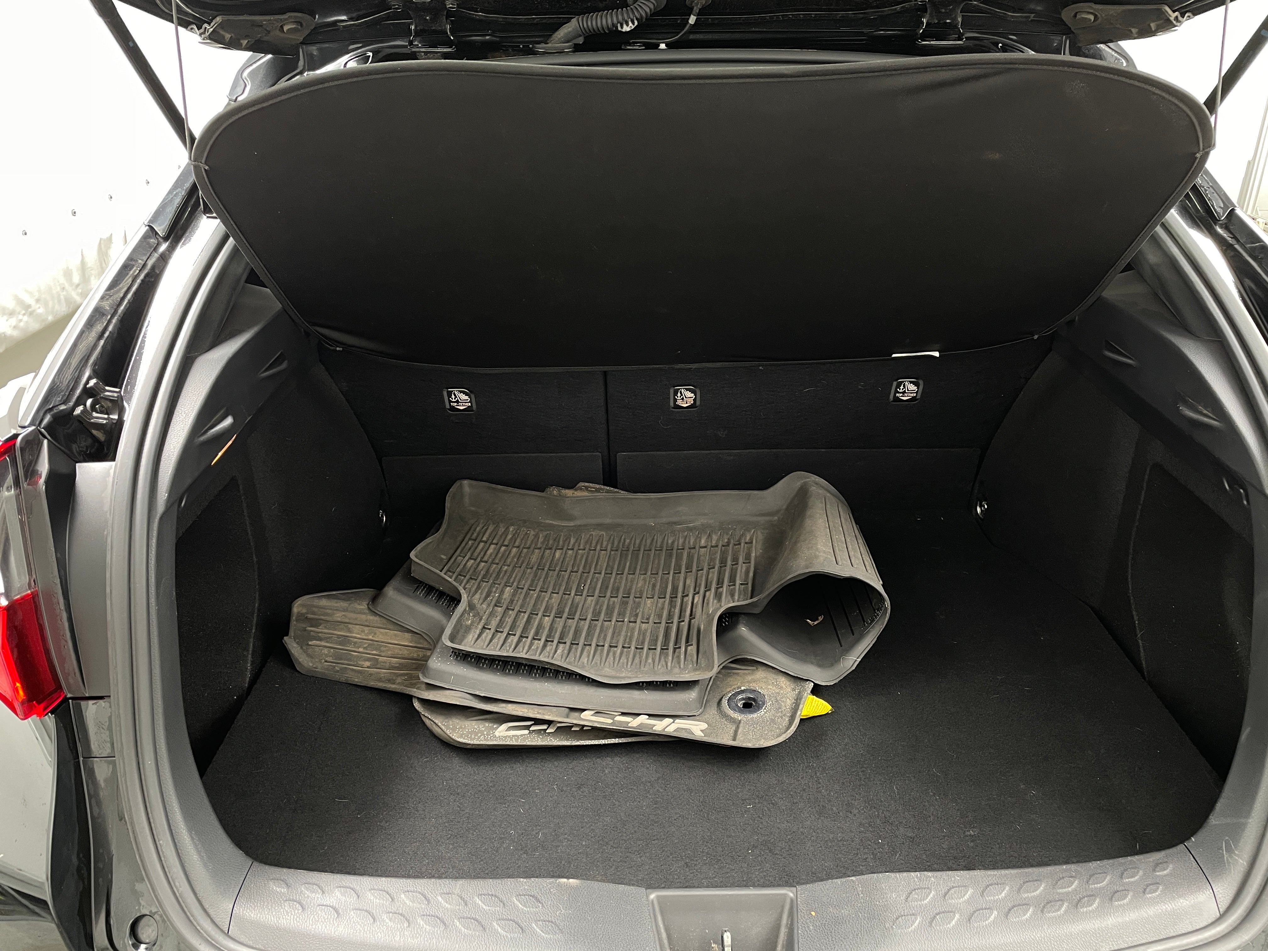 2019 Toyota C-HR XLE 7