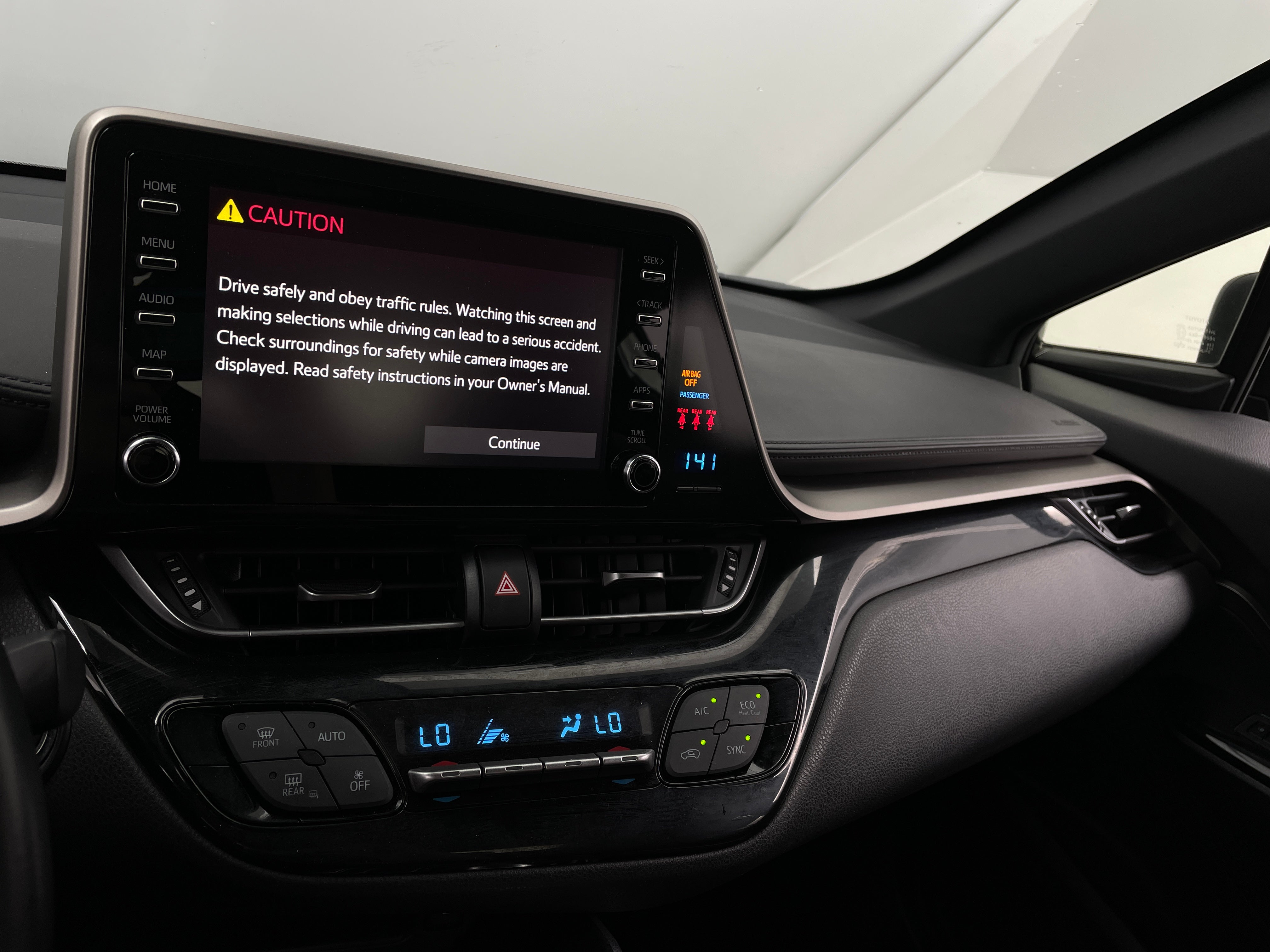2019 Toyota C-HR XLE 4