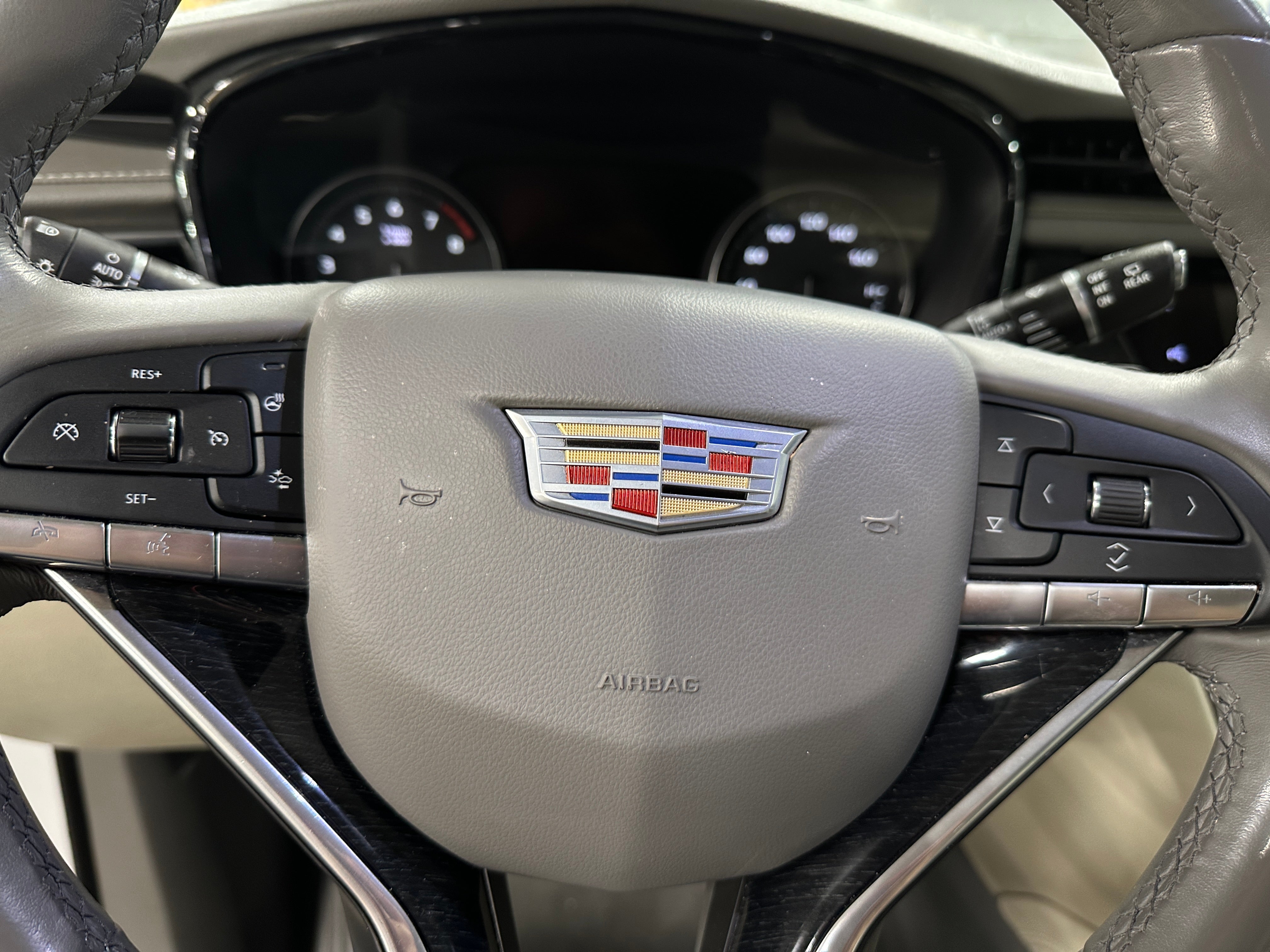 2020 Cadillac XT6 Premium Luxury 4