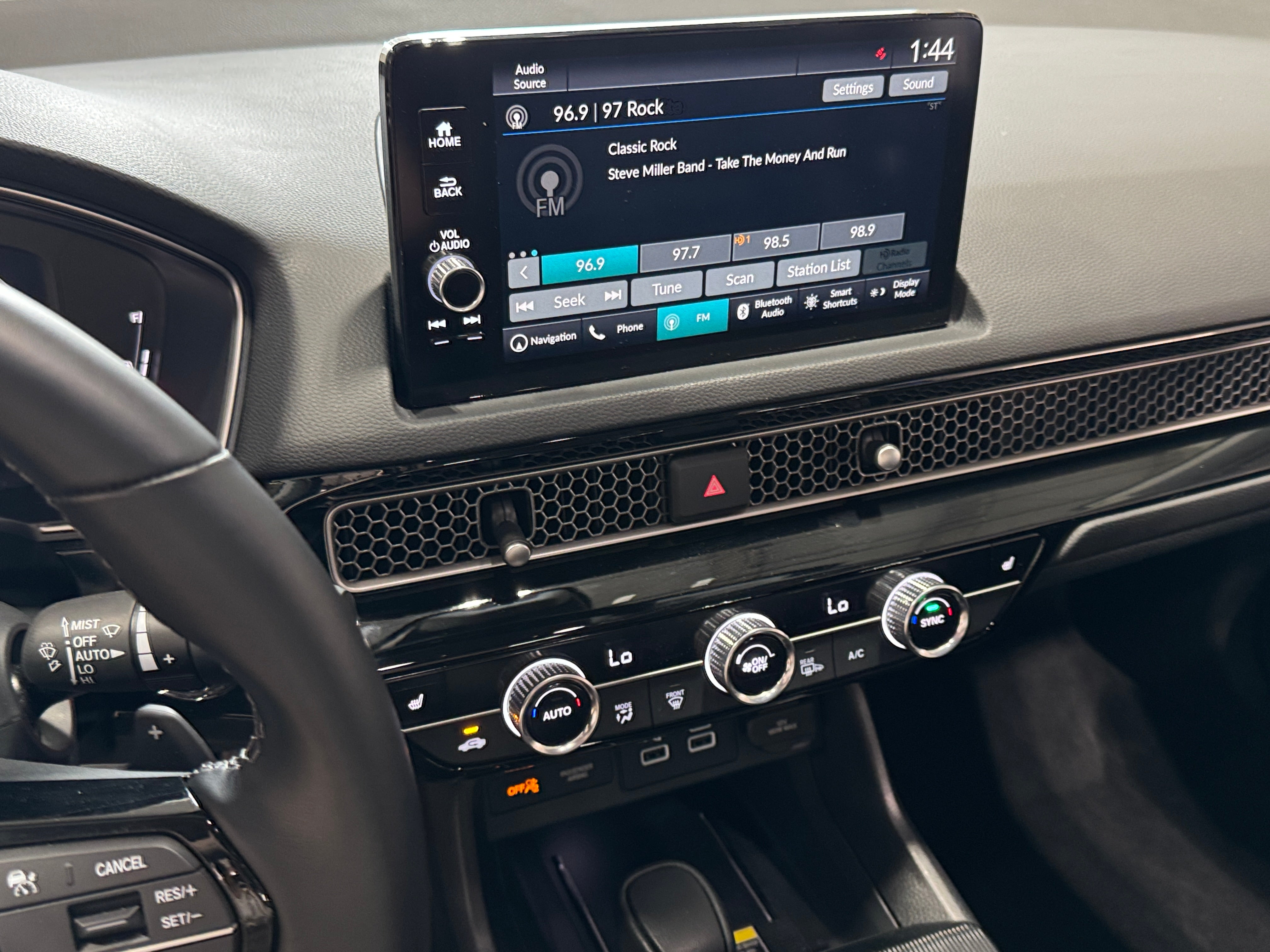 2023 Honda Civic Touring 3