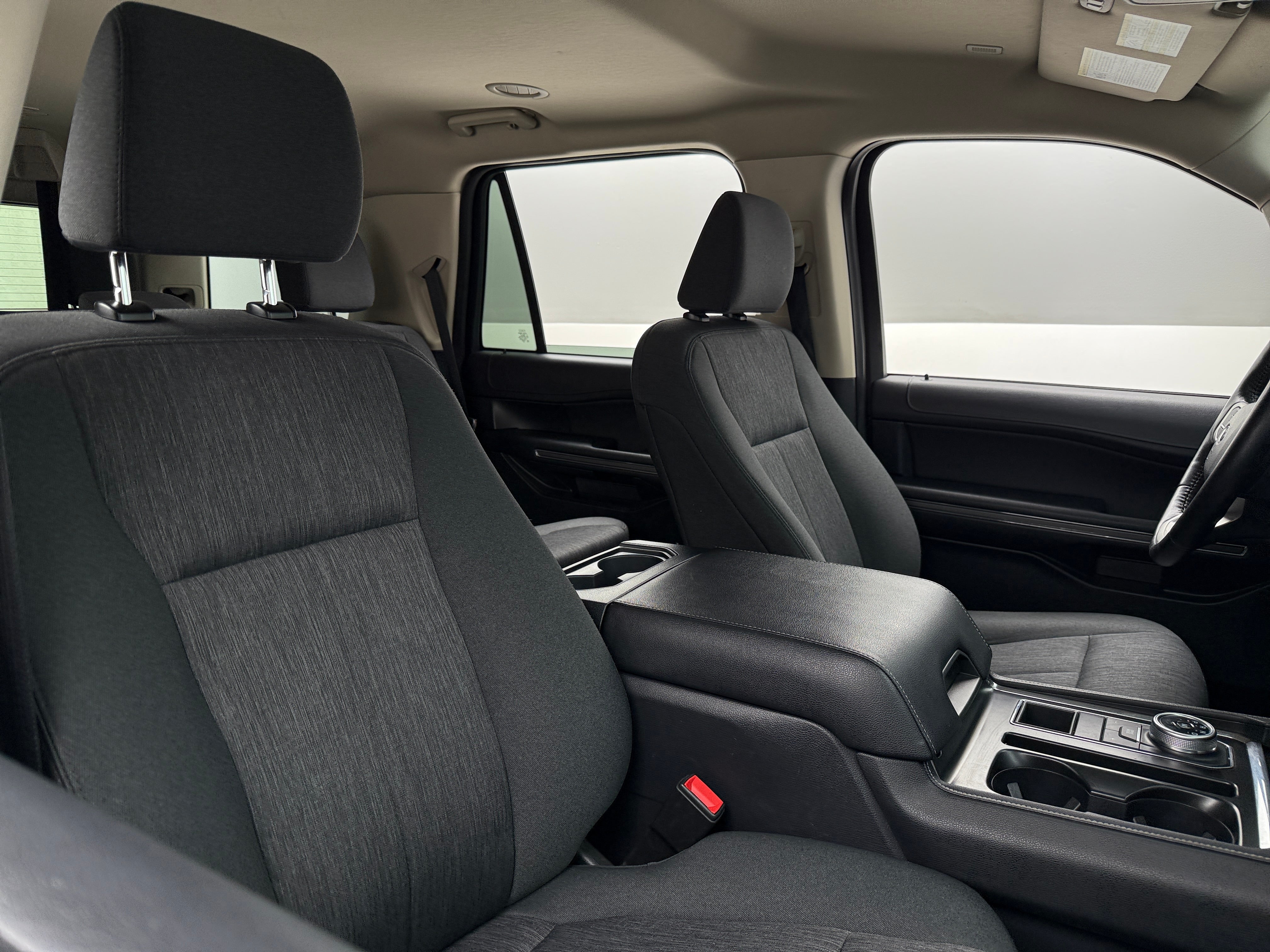 2022 Ford Expedition XLT 2