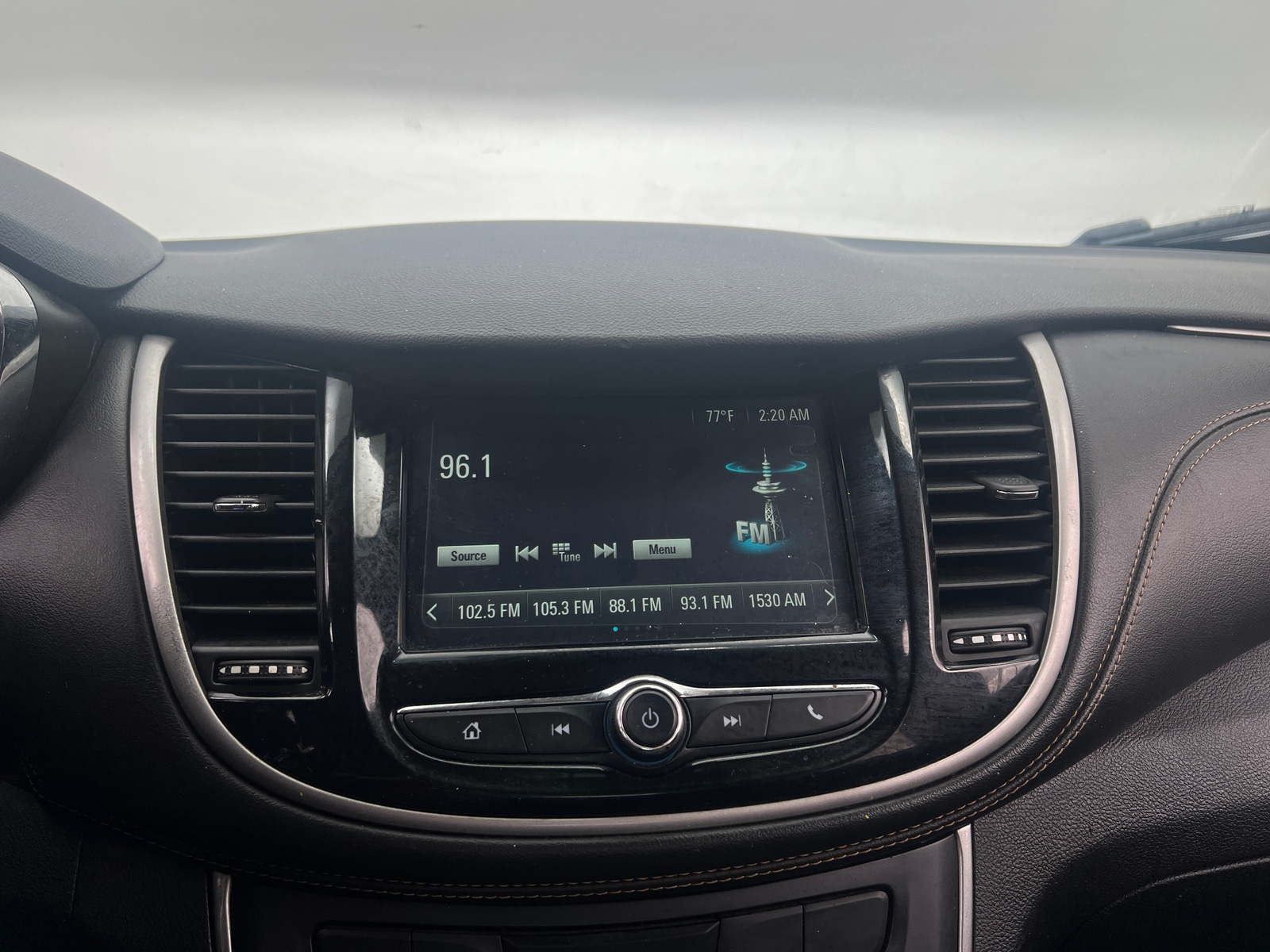 Thumbnail: 2017 Chevrolet Trax - 4