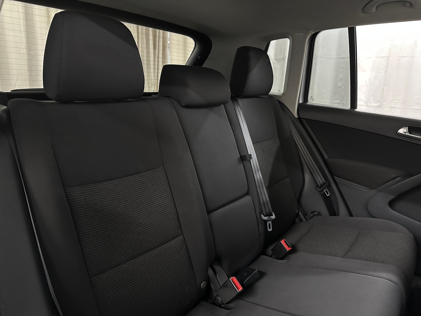 Thumbnail: 2012 Volkswagen Tiguan - 6