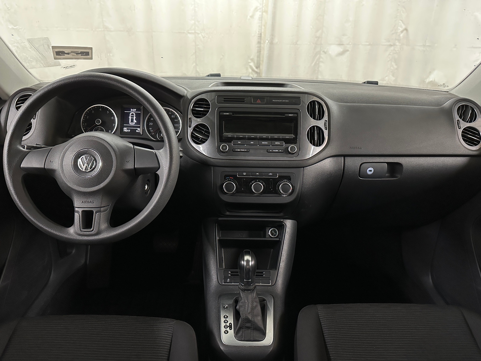 Thumbnail: 2012 Volkswagen Tiguan - 3