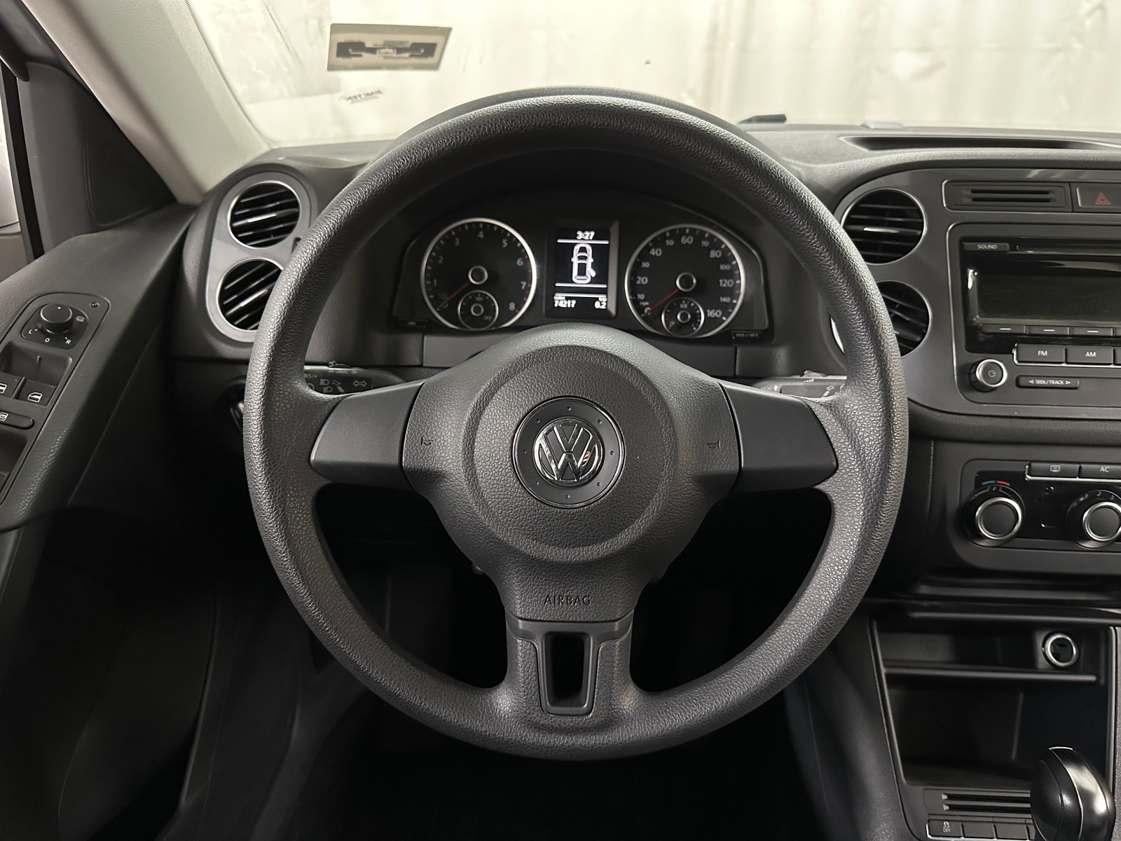 Thumbnail: 2012 Volkswagen Tiguan - 5