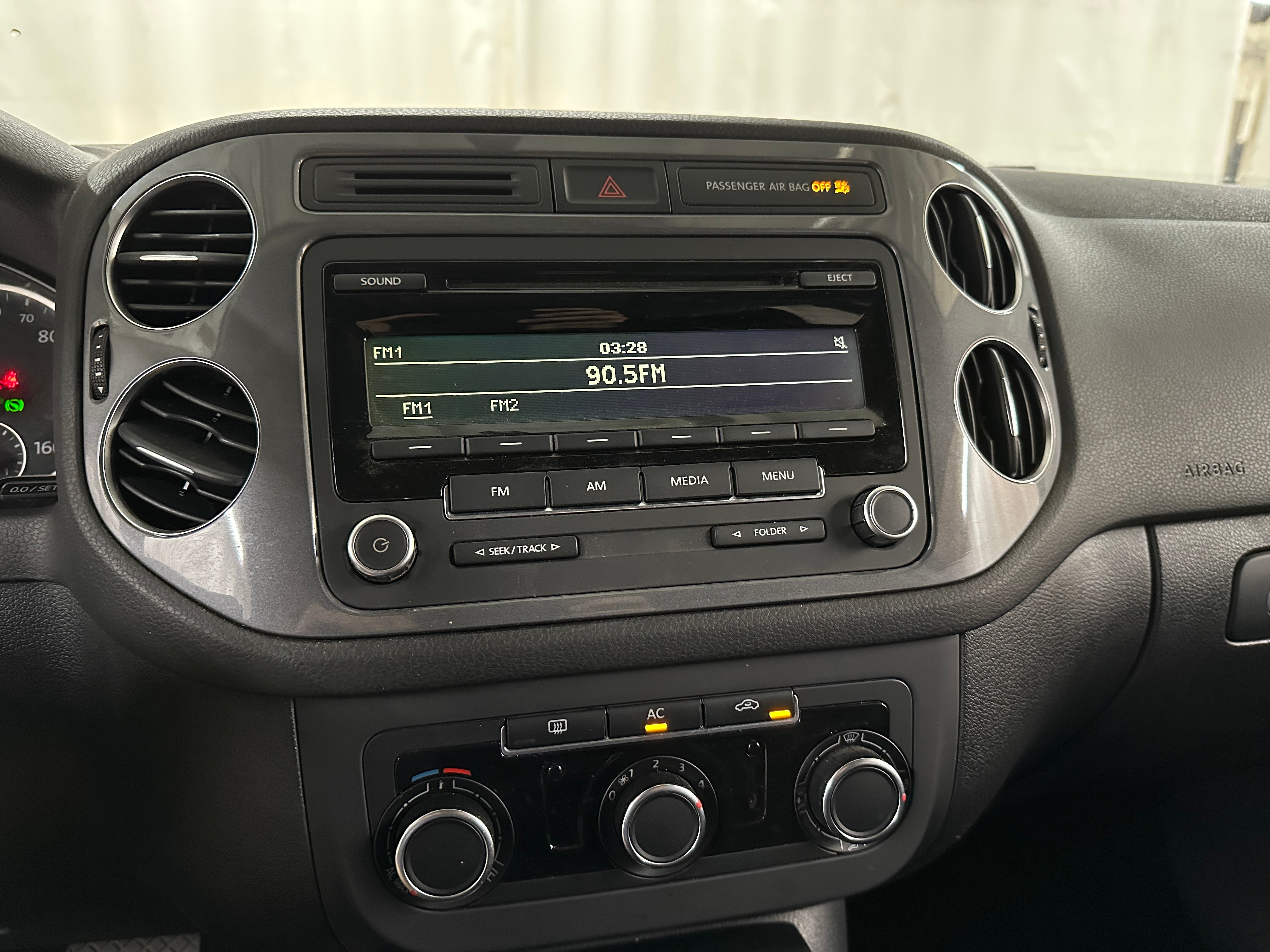 2012 Volkswagen Tiguan 2.0T 4
