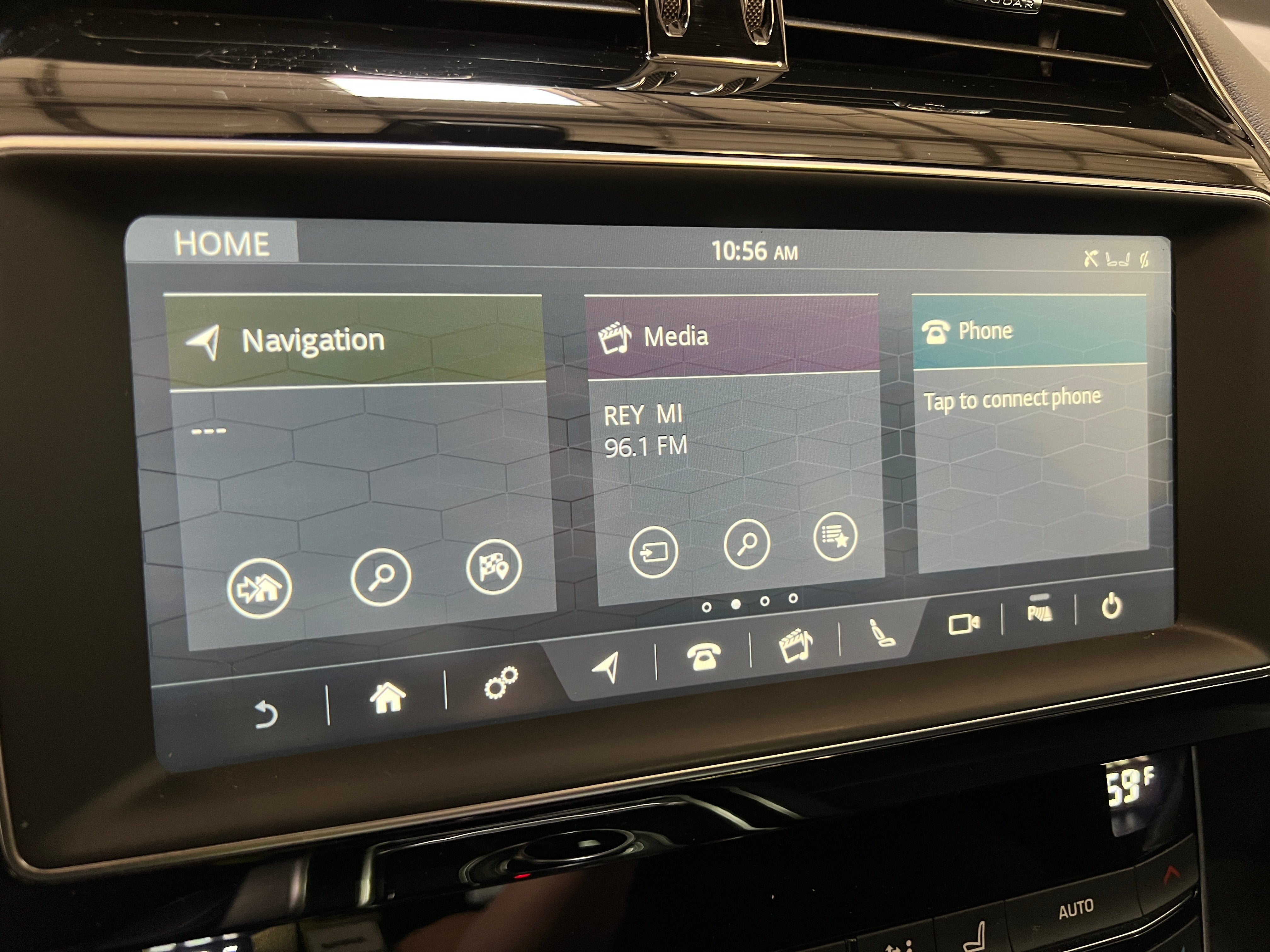2019 Jaguar XE  3