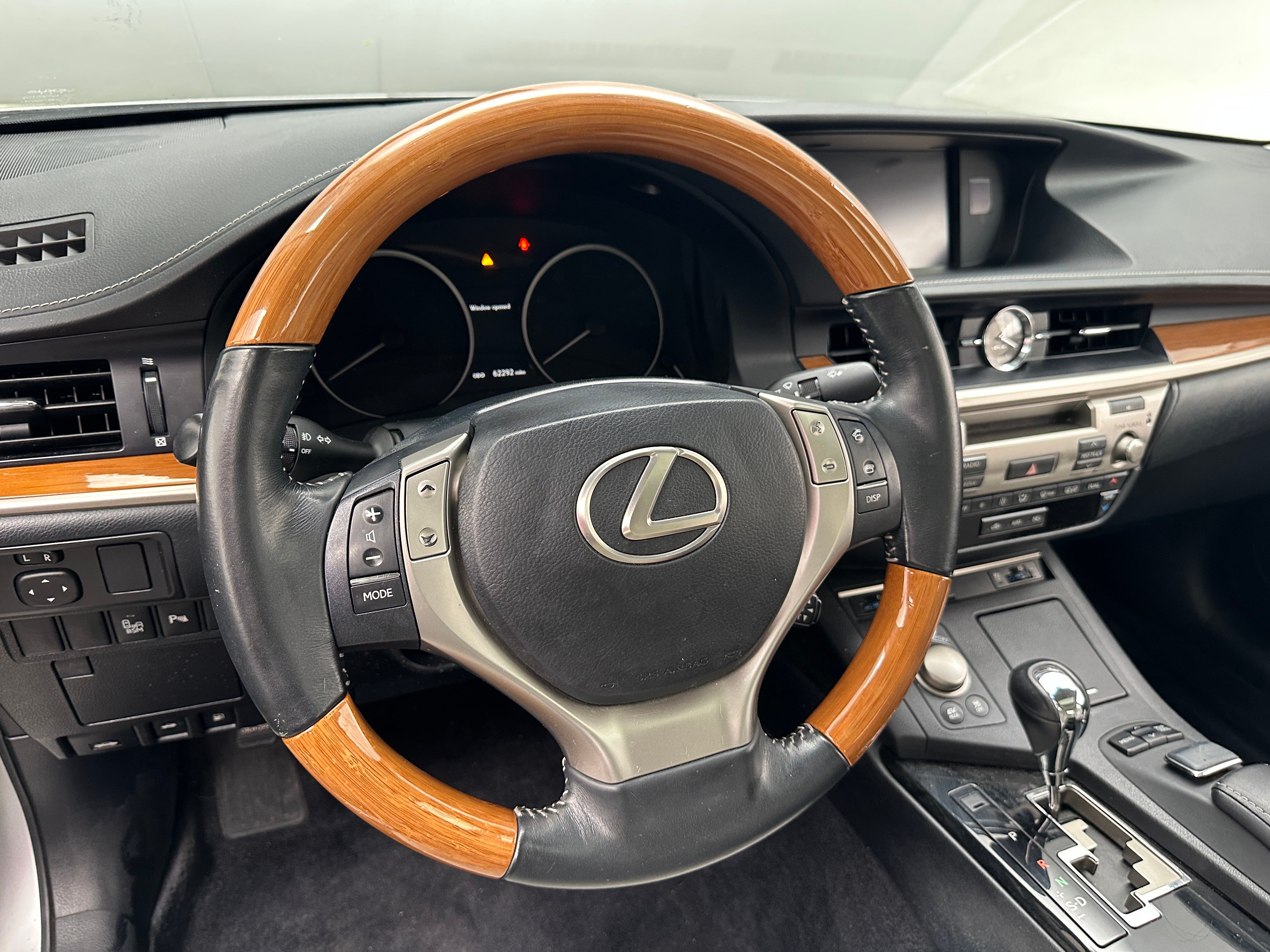 2014 Lexus ES Hybrid 300h 4