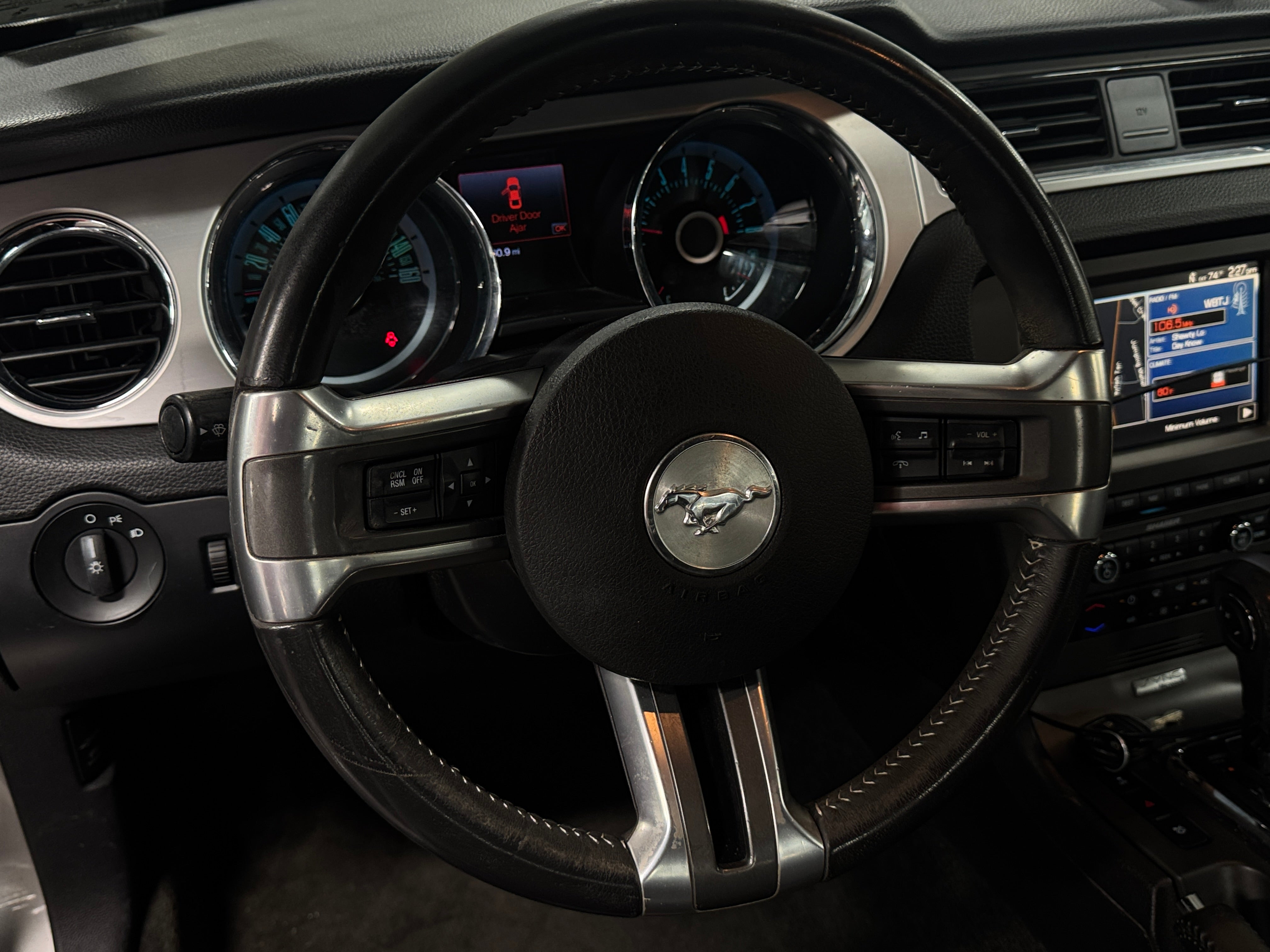 2013 Ford Mustang Premium 3