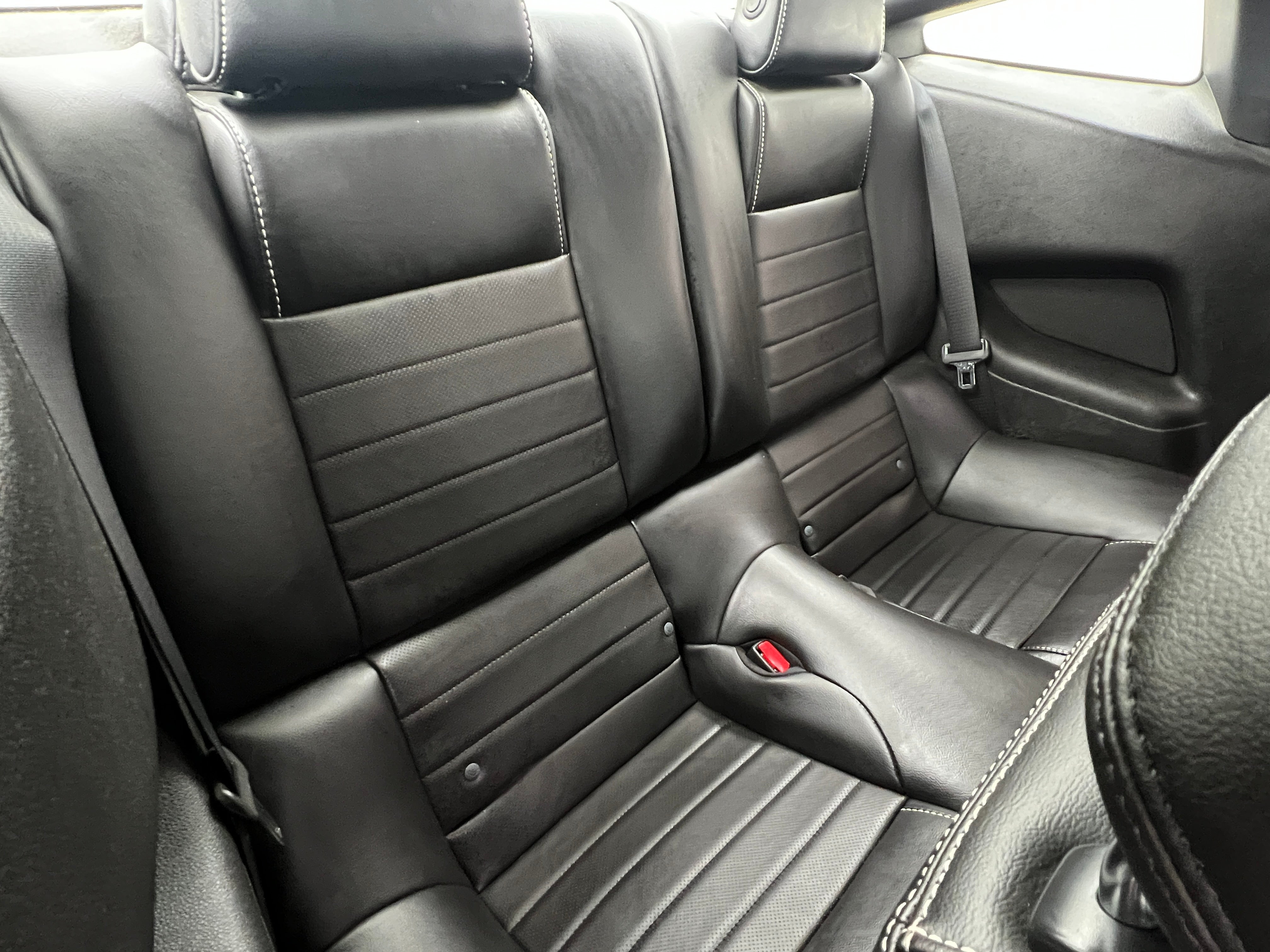 2013 Ford Mustang Premium 4