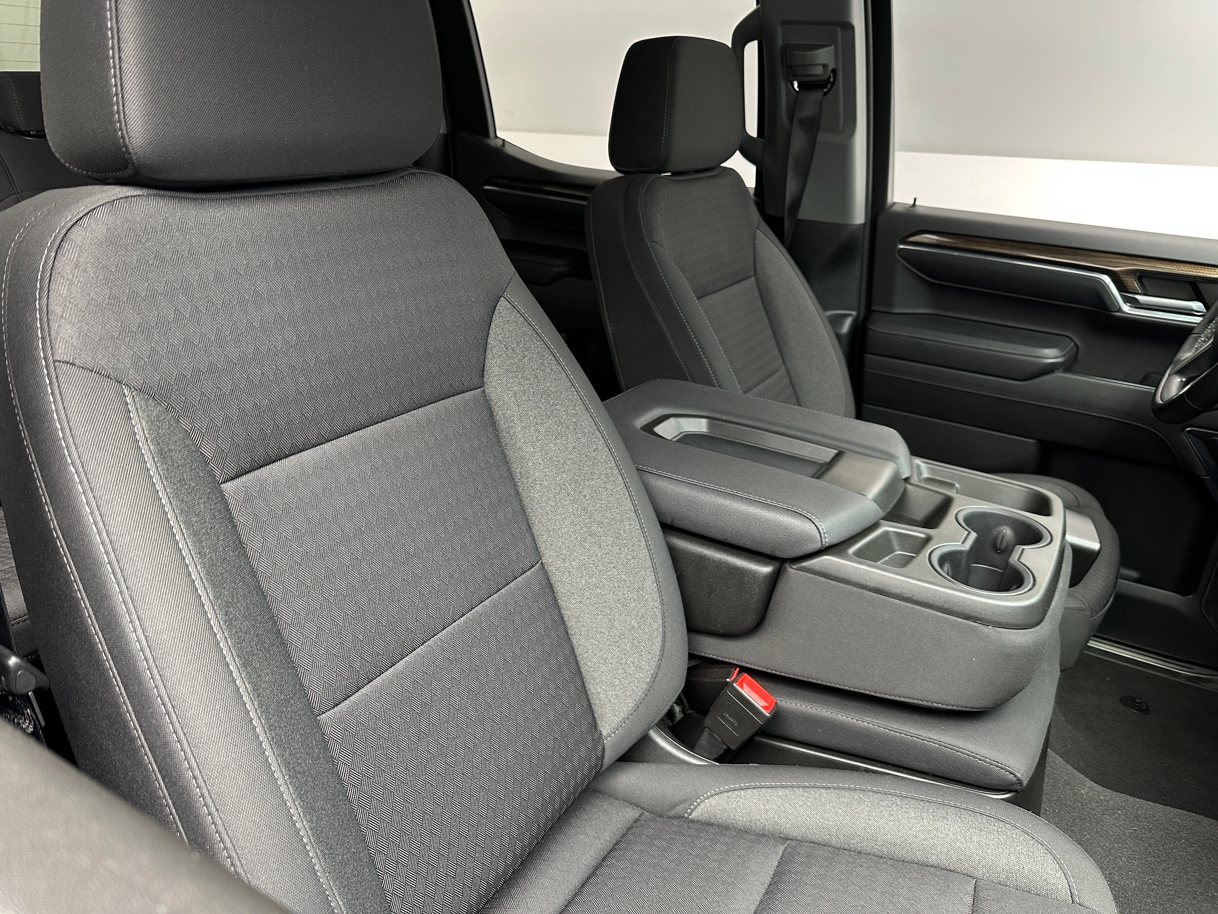 2023 Chevrolet Silverado 1500 LT 2