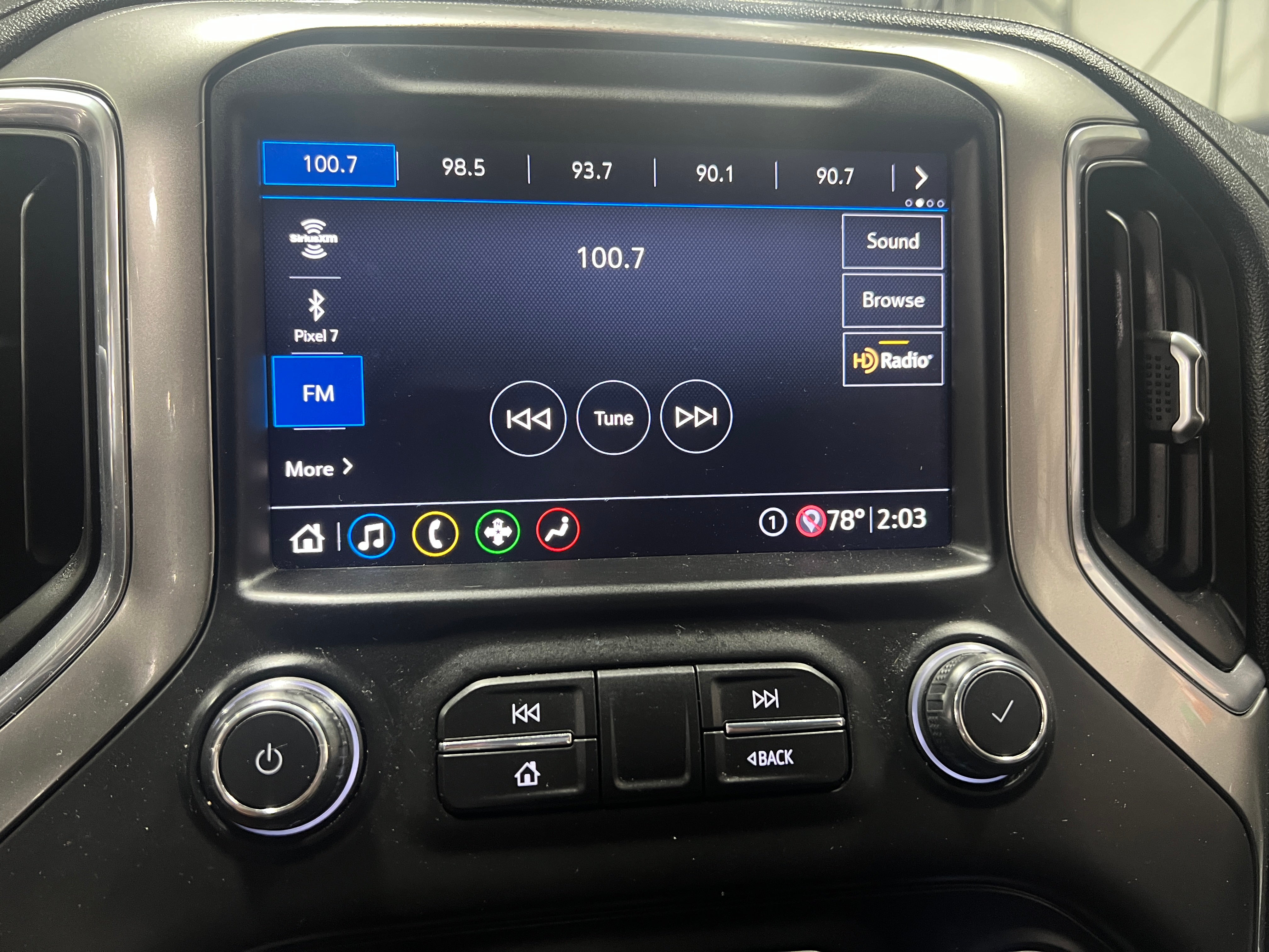 2020 Chevrolet Silverado 1500 RST 4