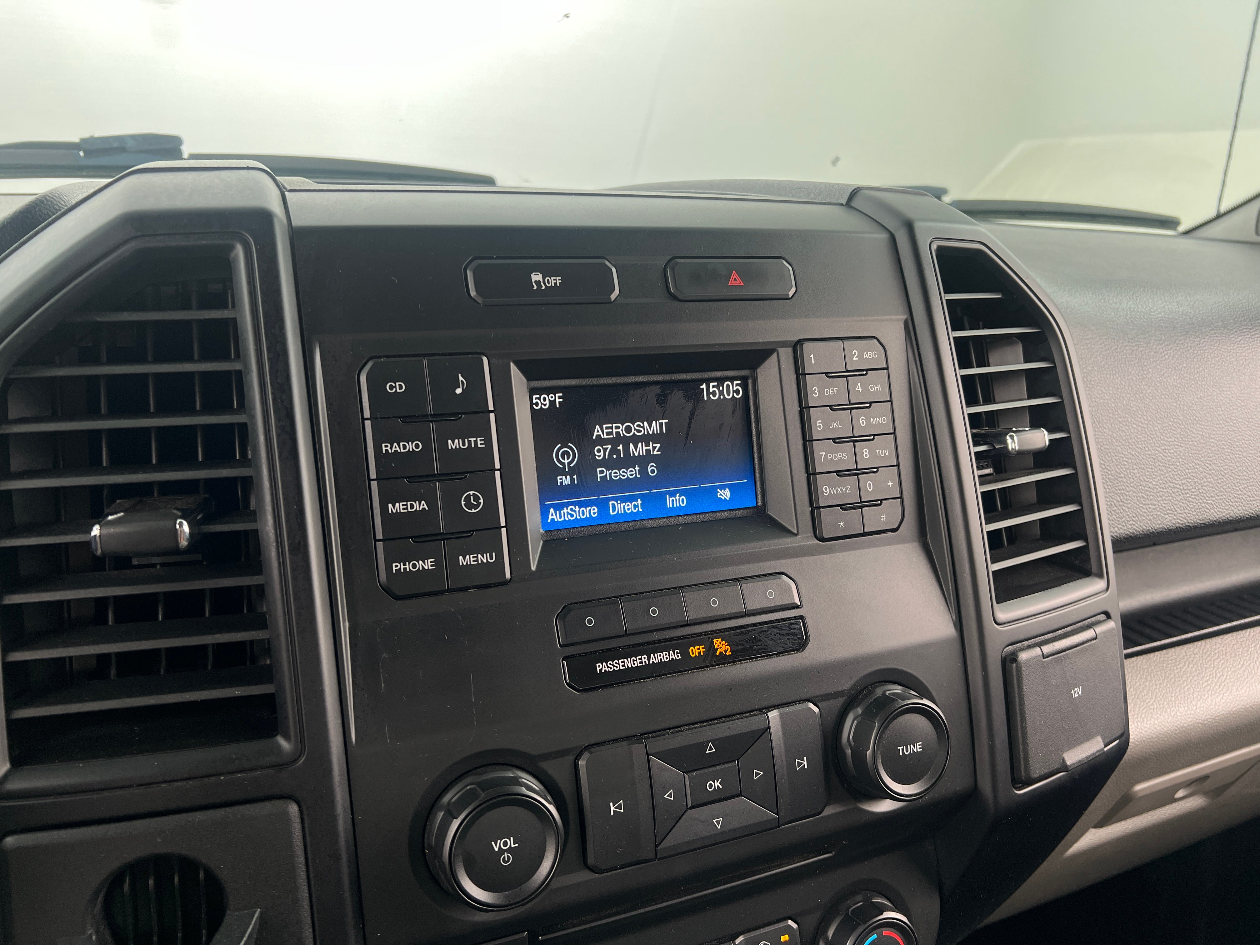 2017 Ford Econoline E-150 4