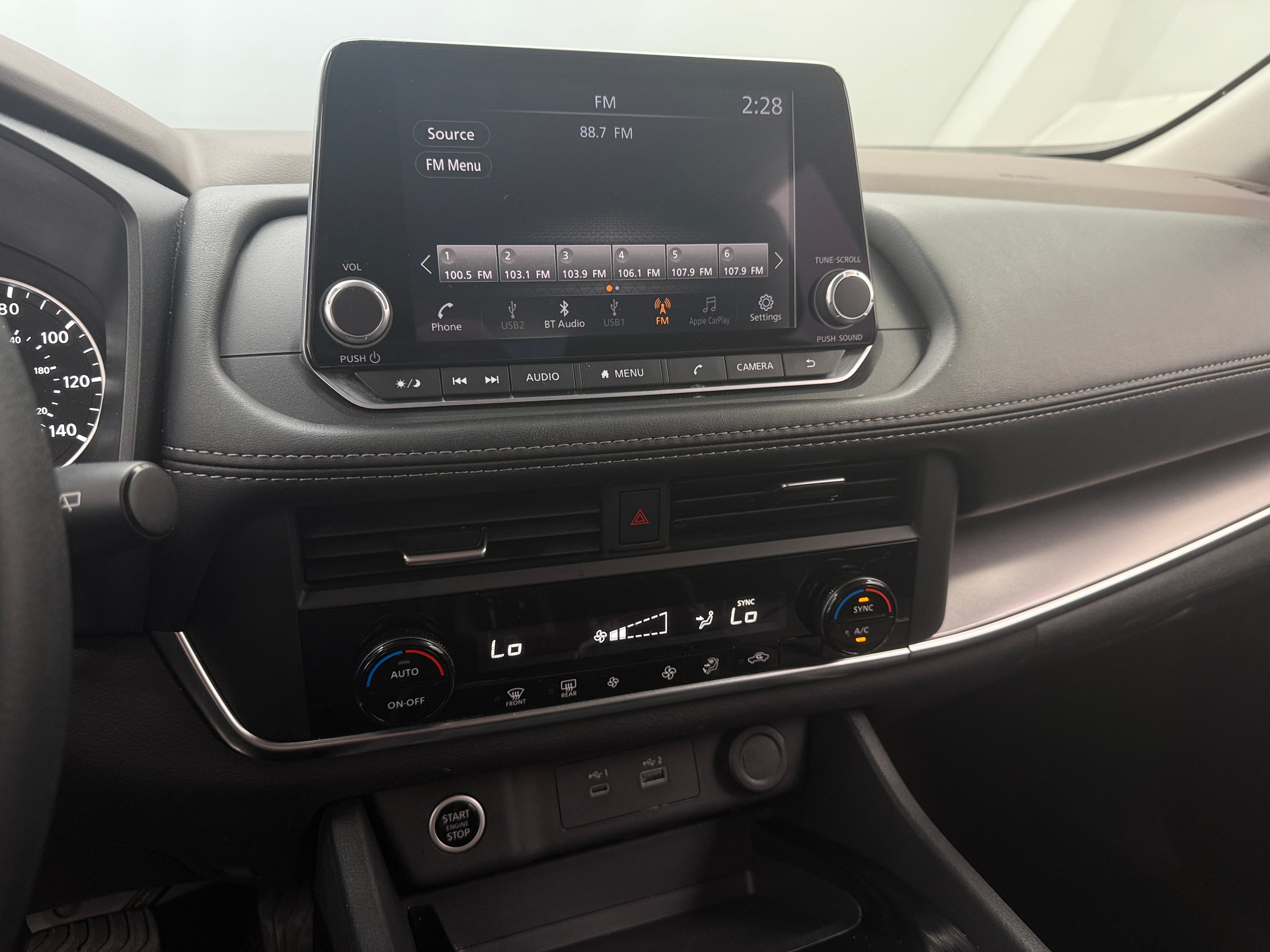 2023 Nissan Rogue SV 4