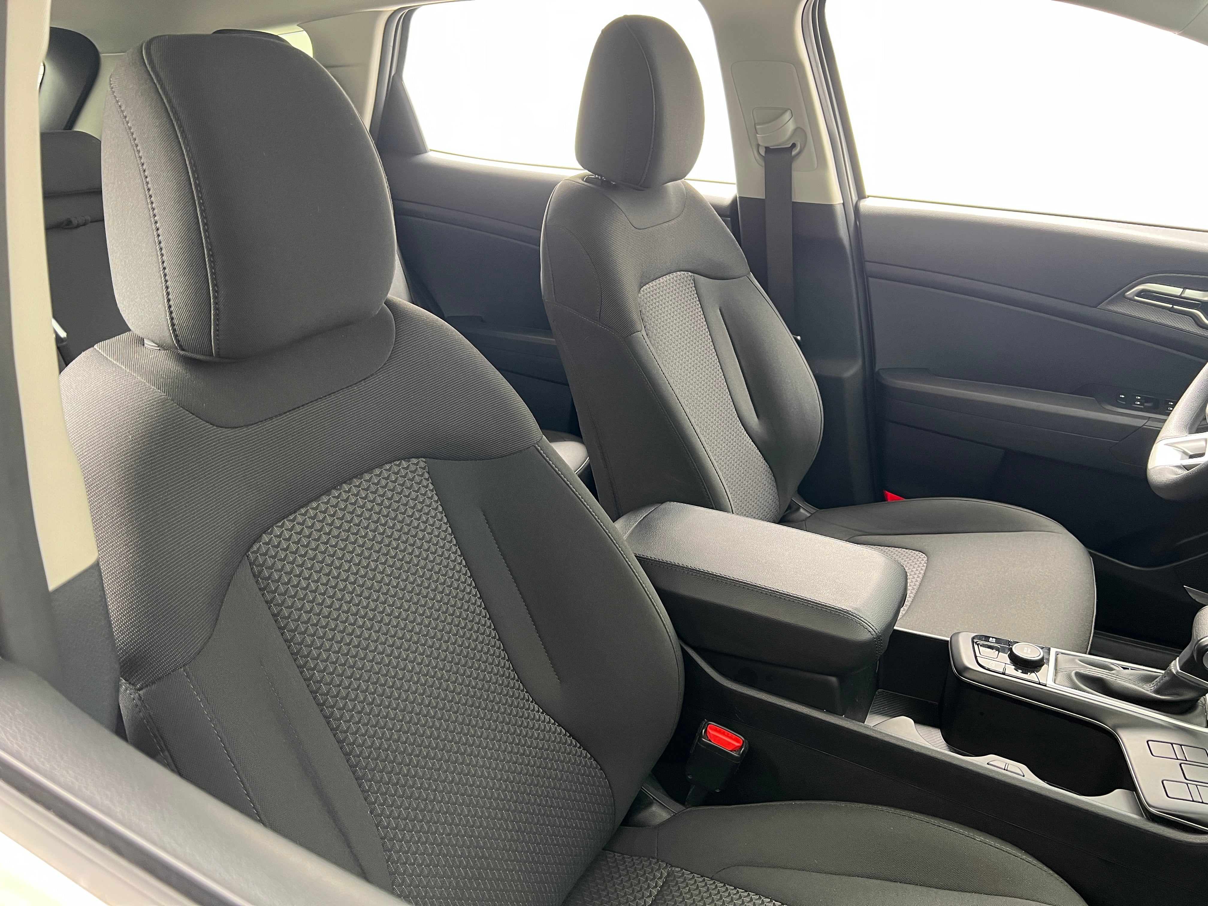 2024 Kia Sportage LX 2