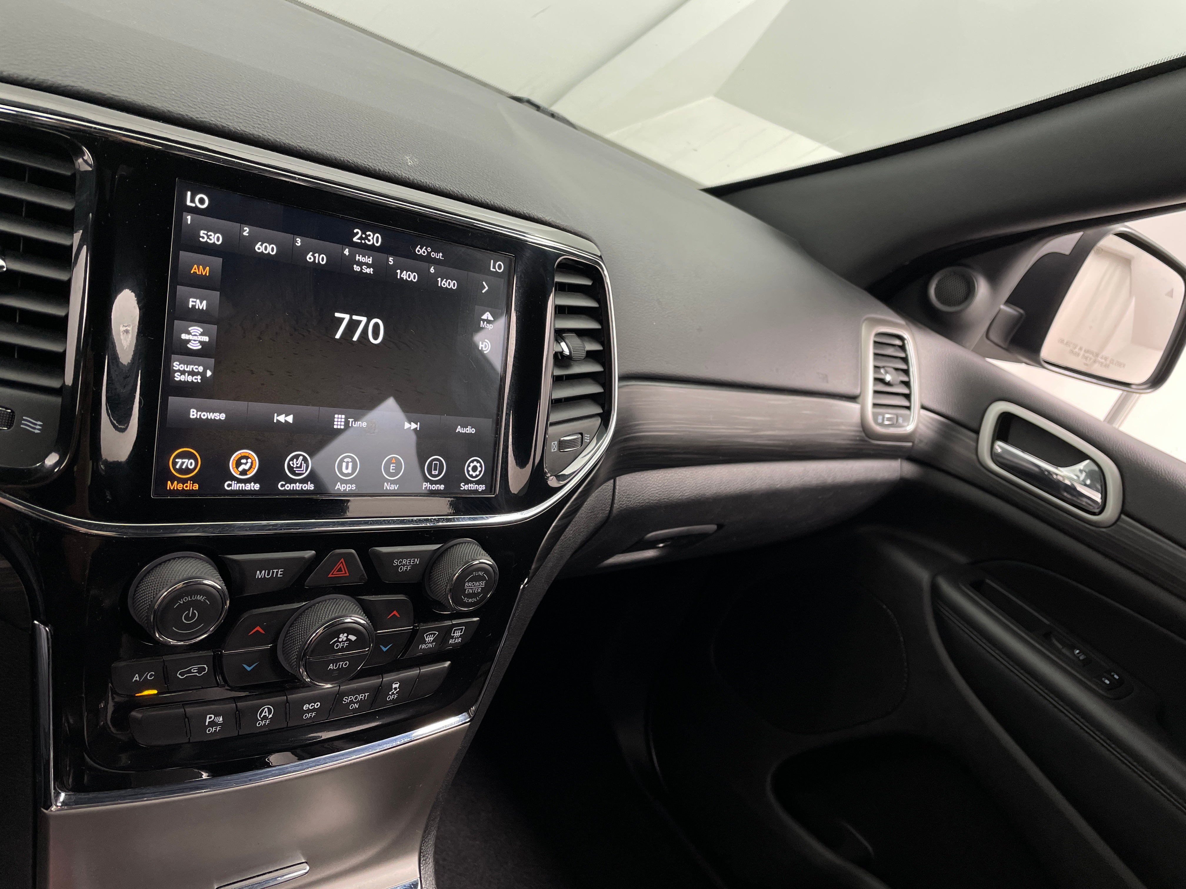 2020 Jeep Grand Cherokee Altitude 4
