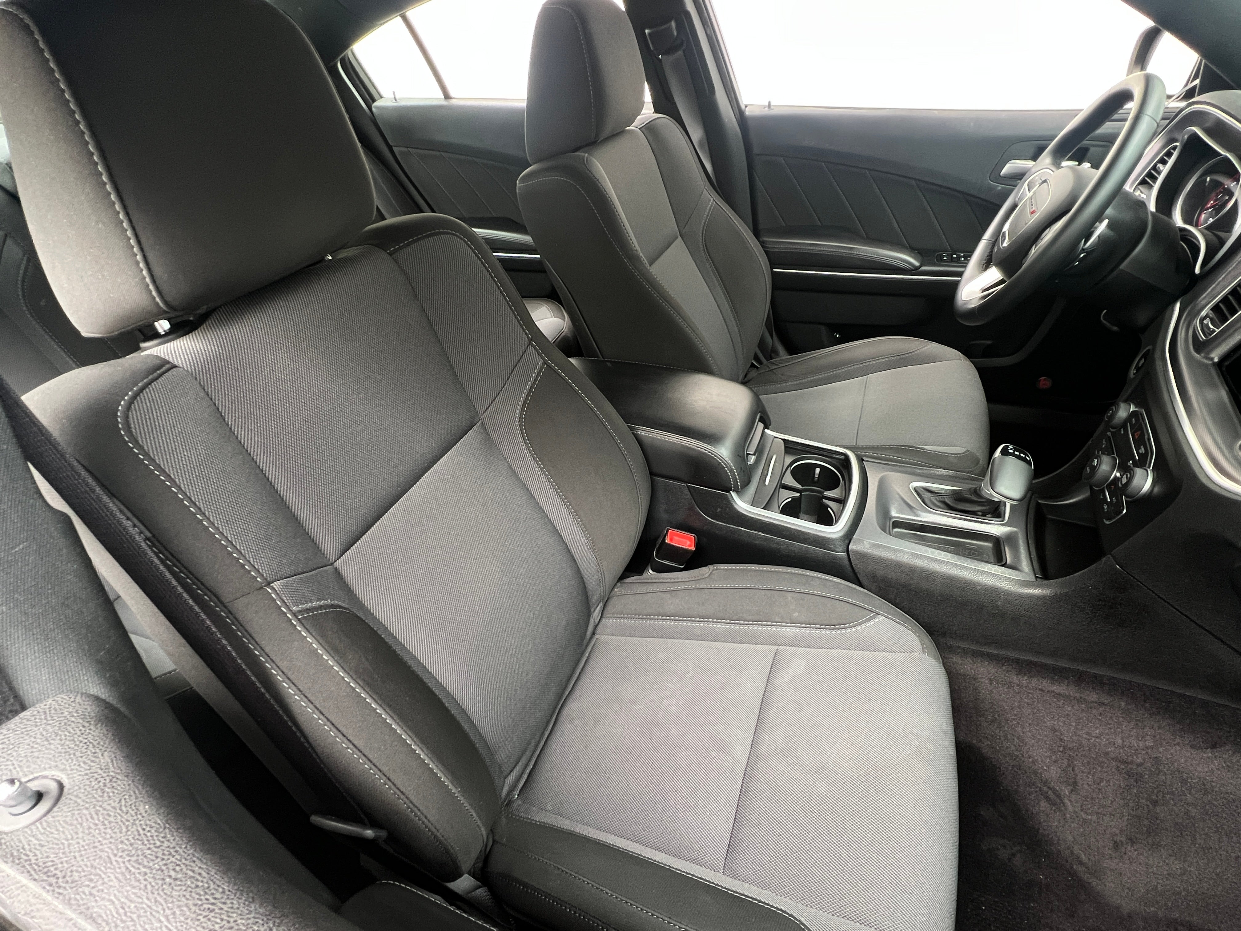 2017 Dodge Charger SXT 2