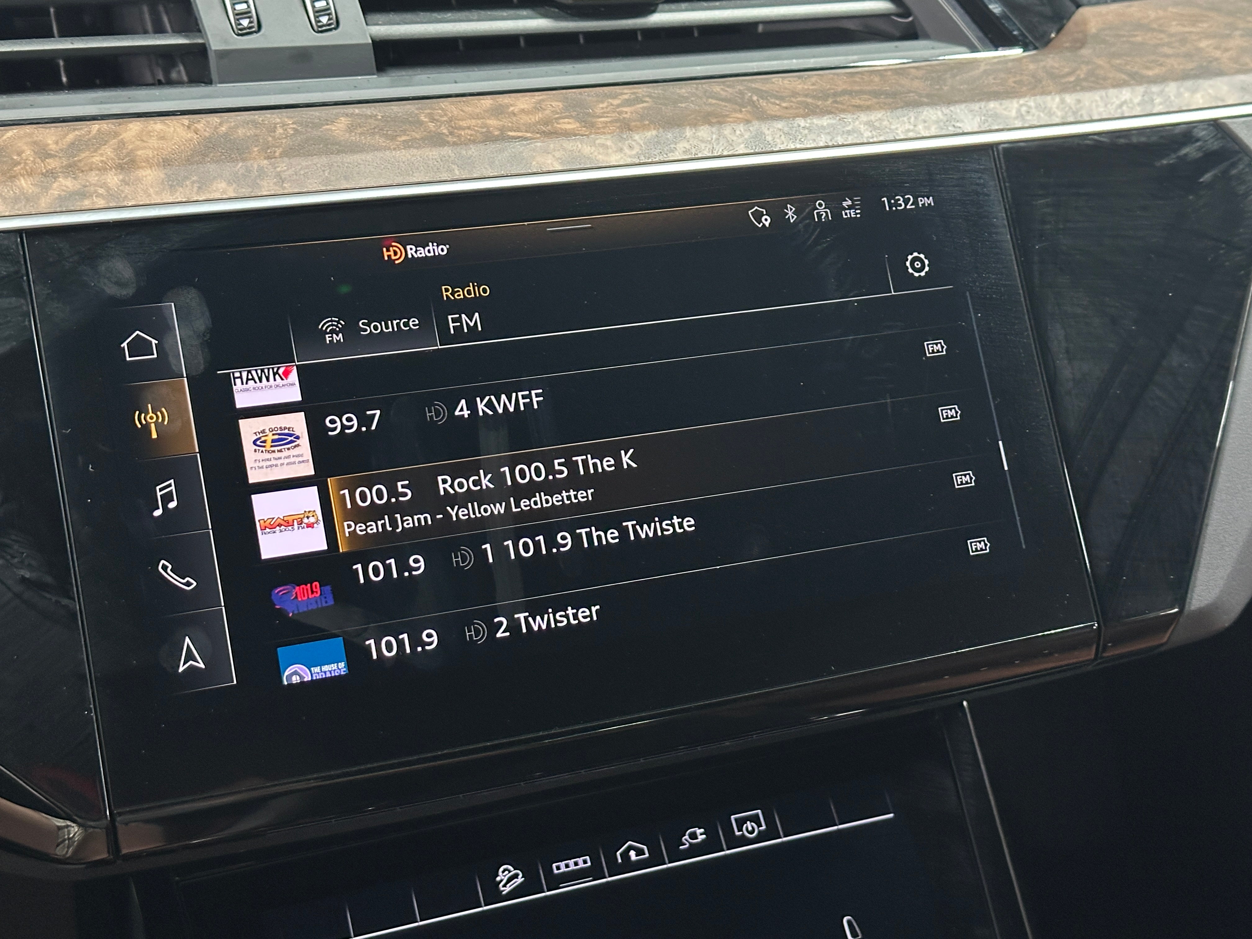 2022 Audi e-tron S Premium 3