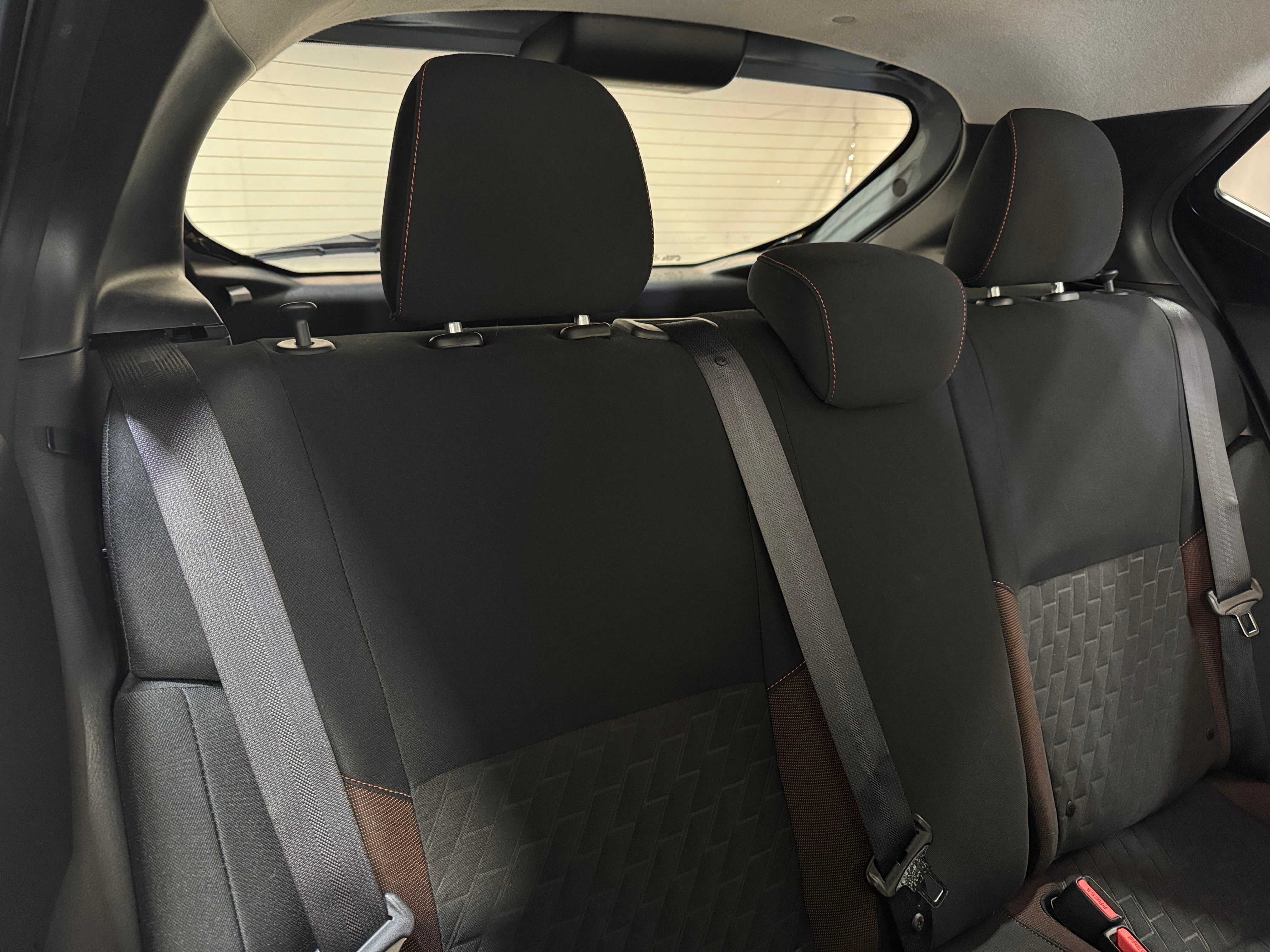 2022 Nissan Kicks SR 6
