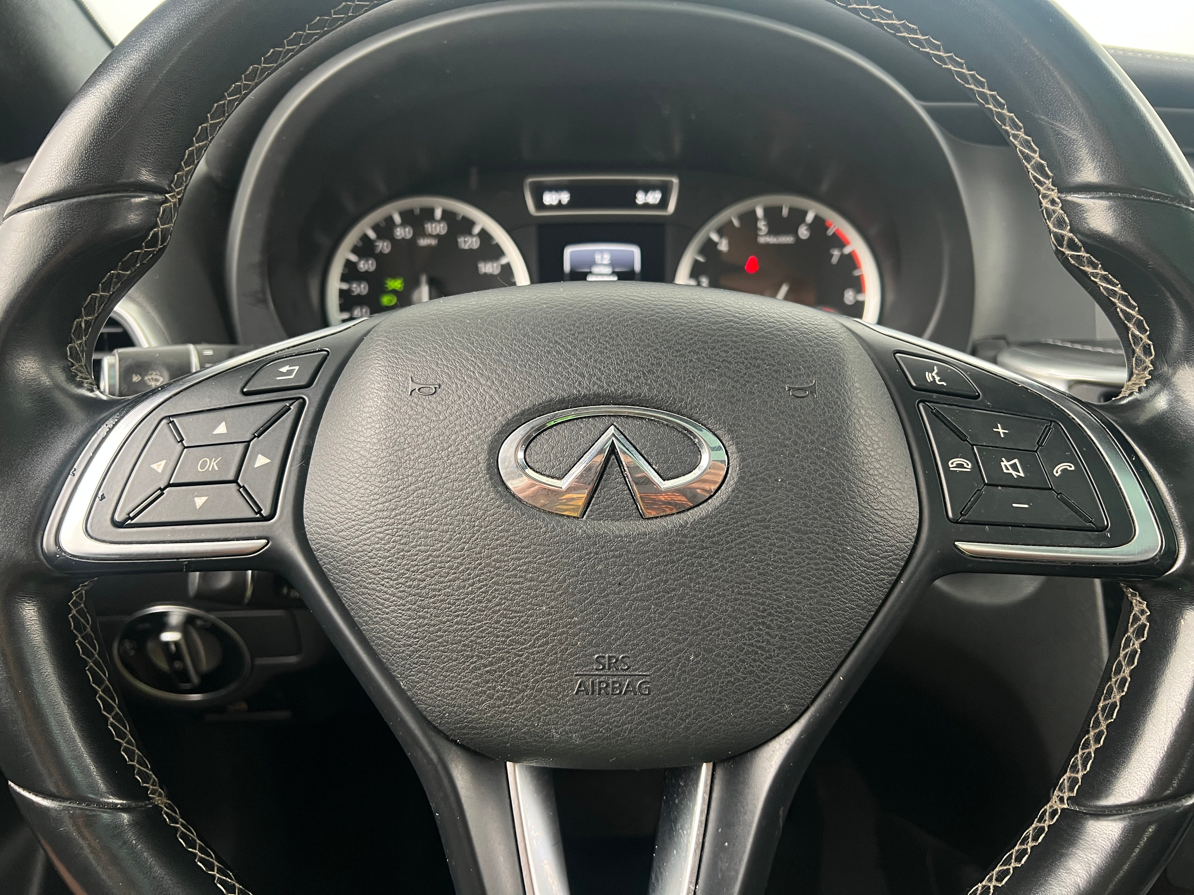 2018 INFINITI QX30 Premium 4