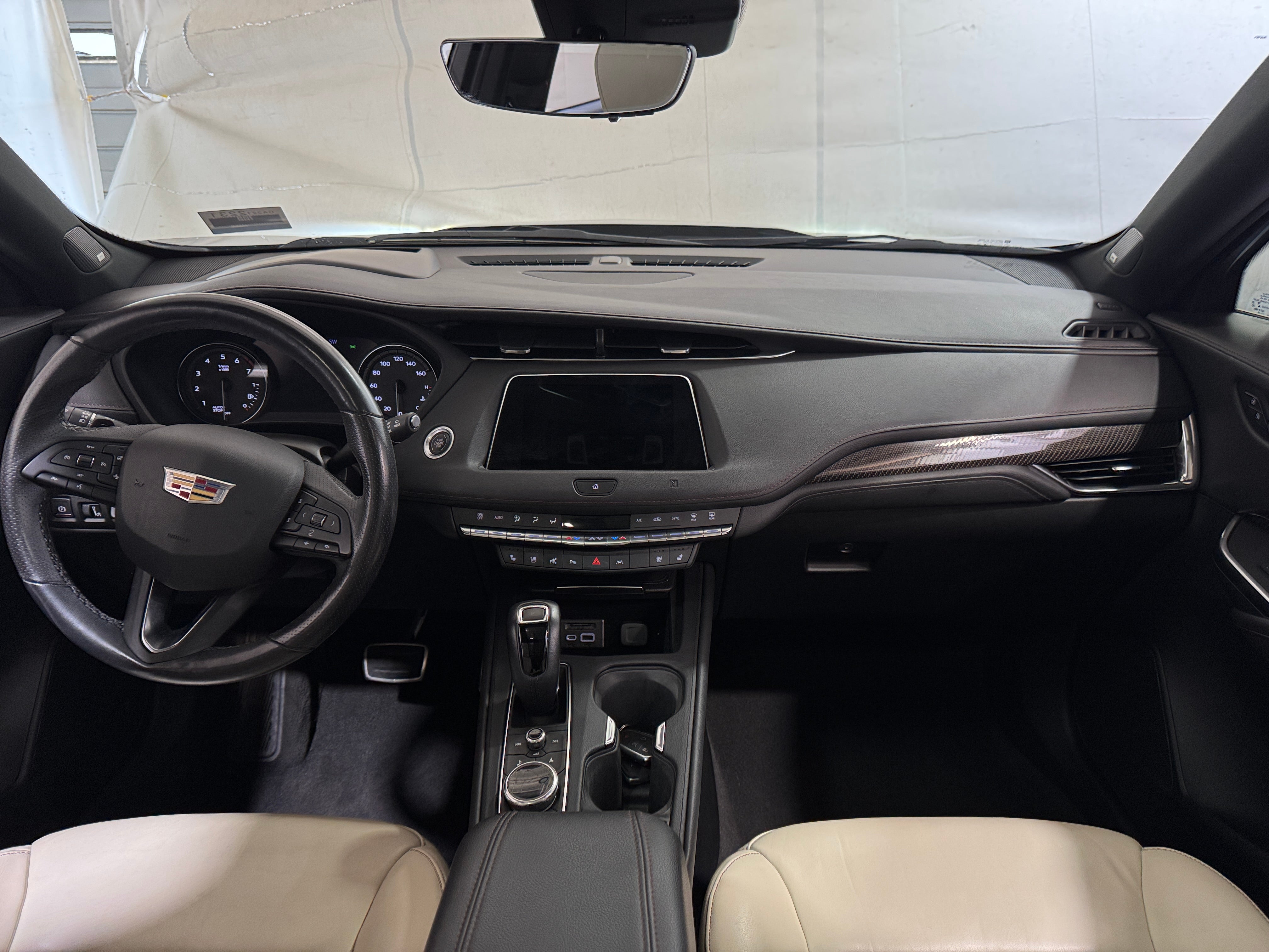 2019 Cadillac XT4 Sport 2