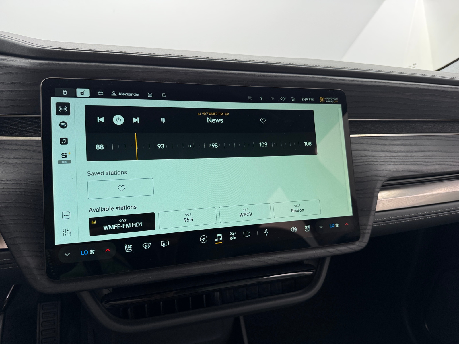 Thumbnail: 2025 Rivian R1S - 3