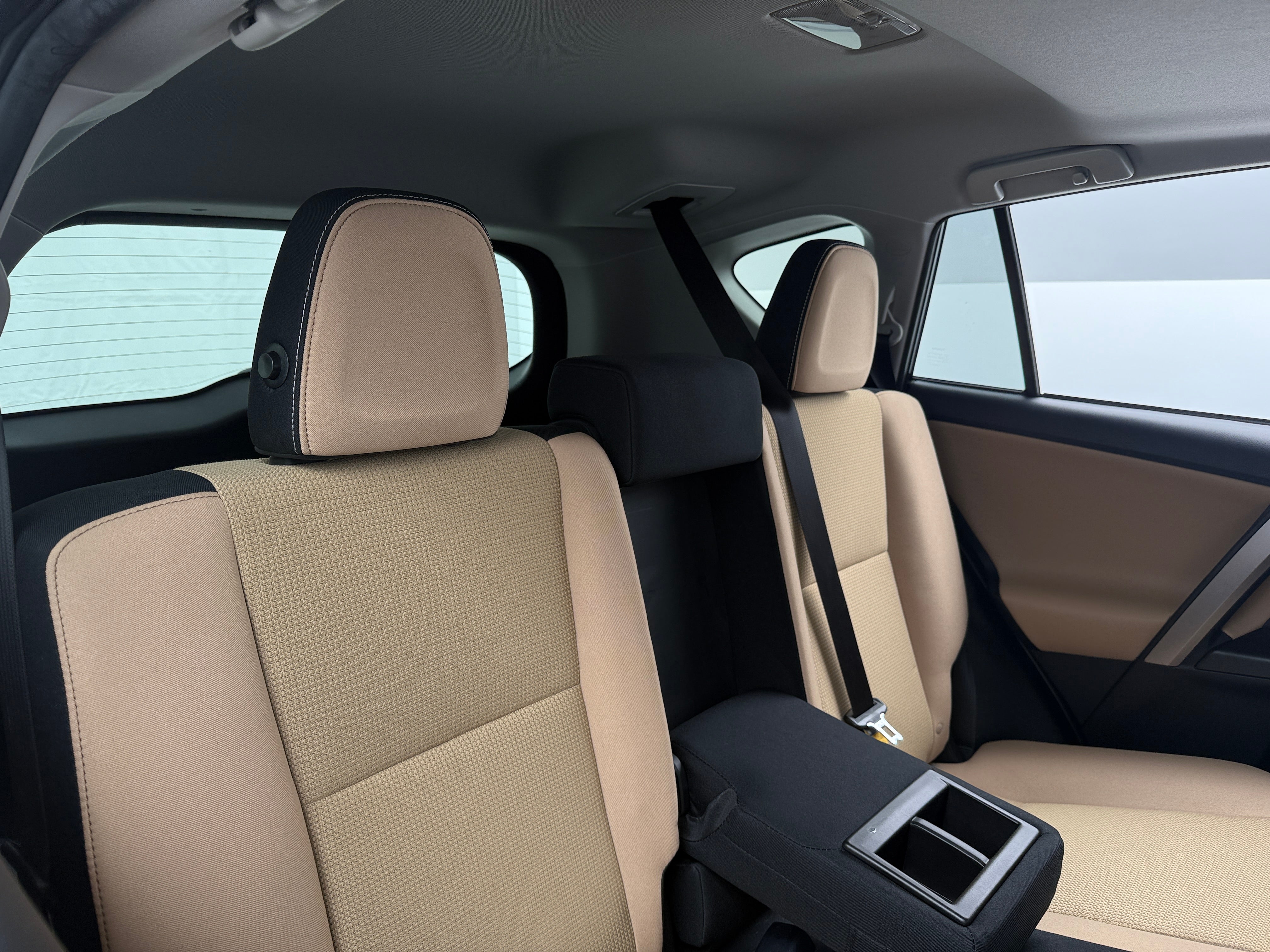 2017 Toyota RAV4 XLE 6