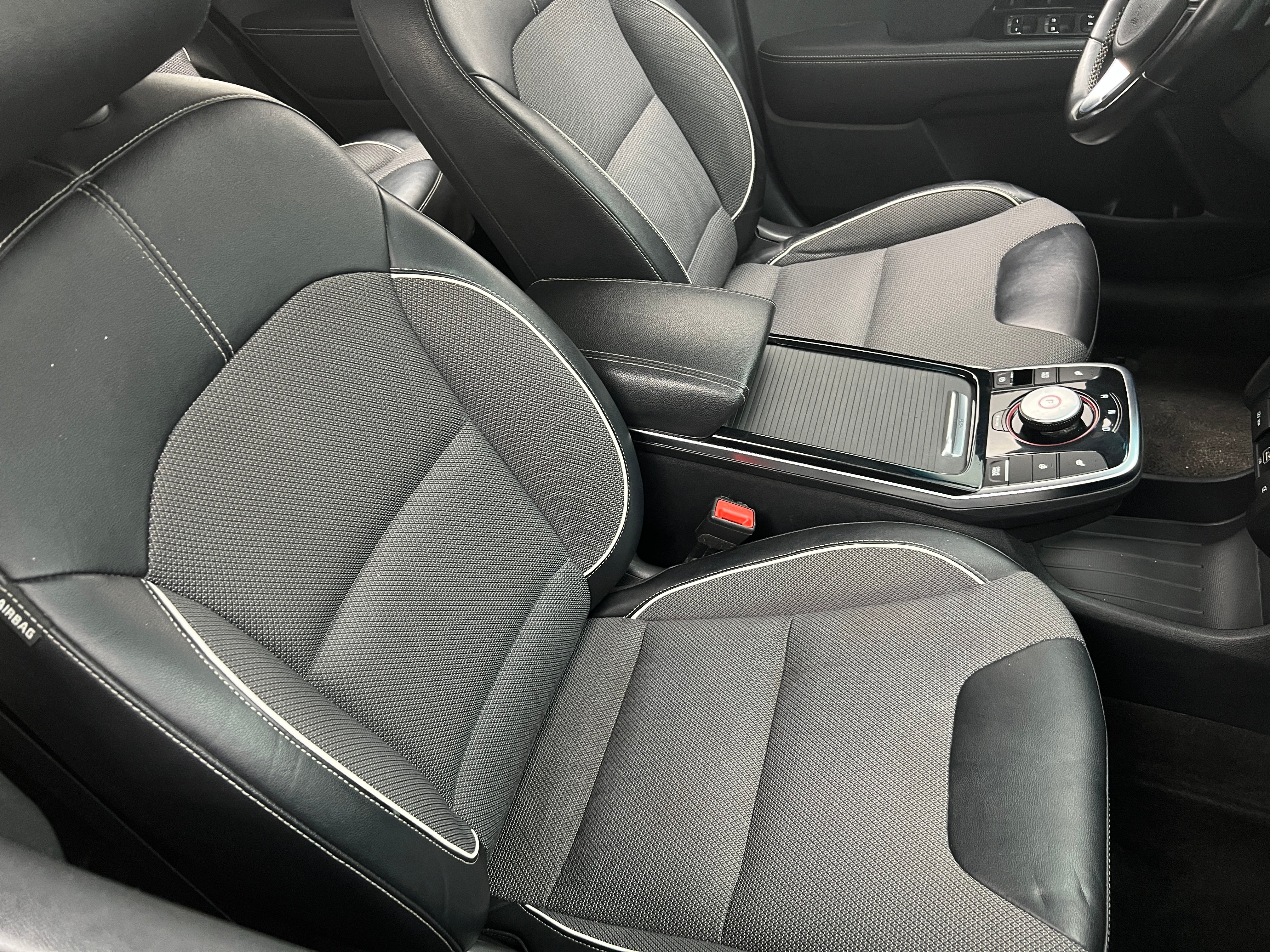 2022 Kia Niro S 2