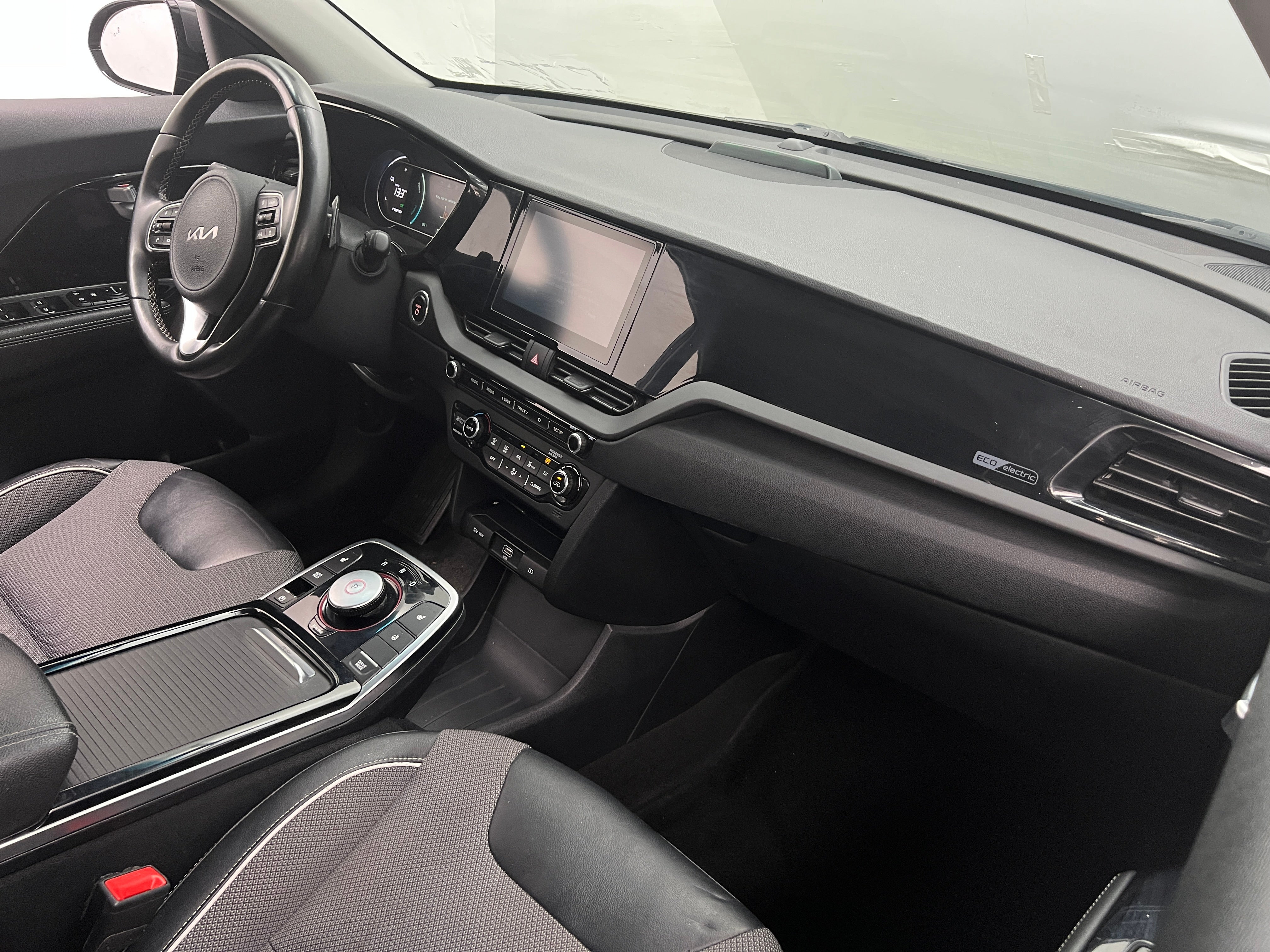 2022 Kia Niro S 3