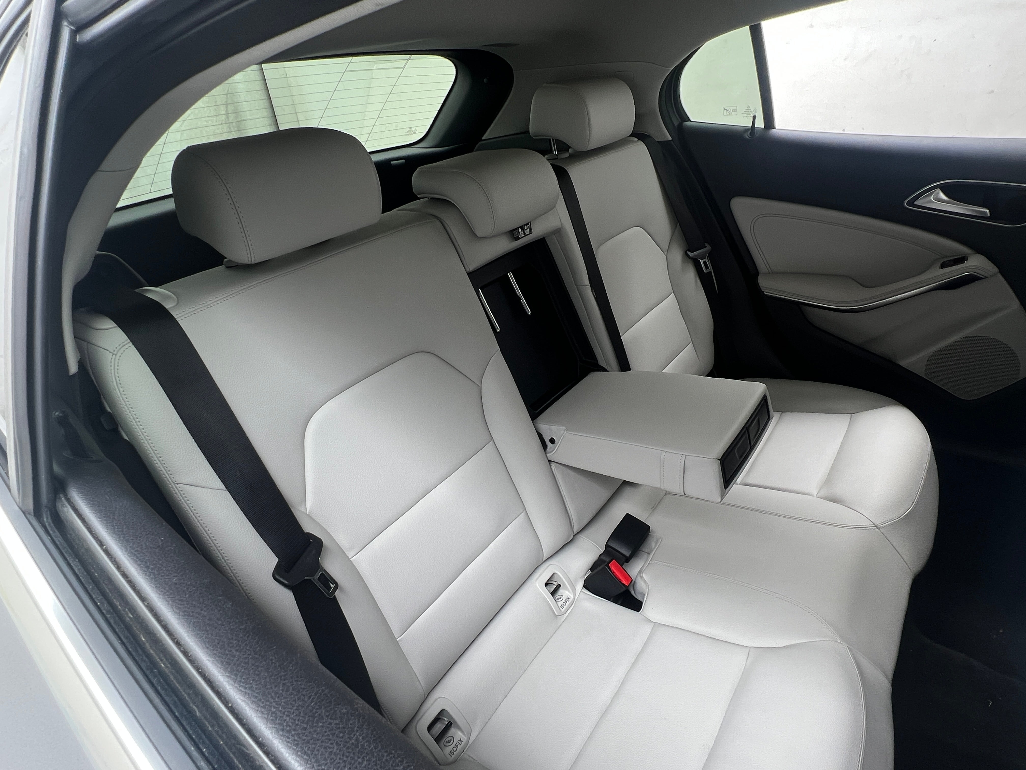 2015 Mercedes-Benz GLA 250 4MATIC 5