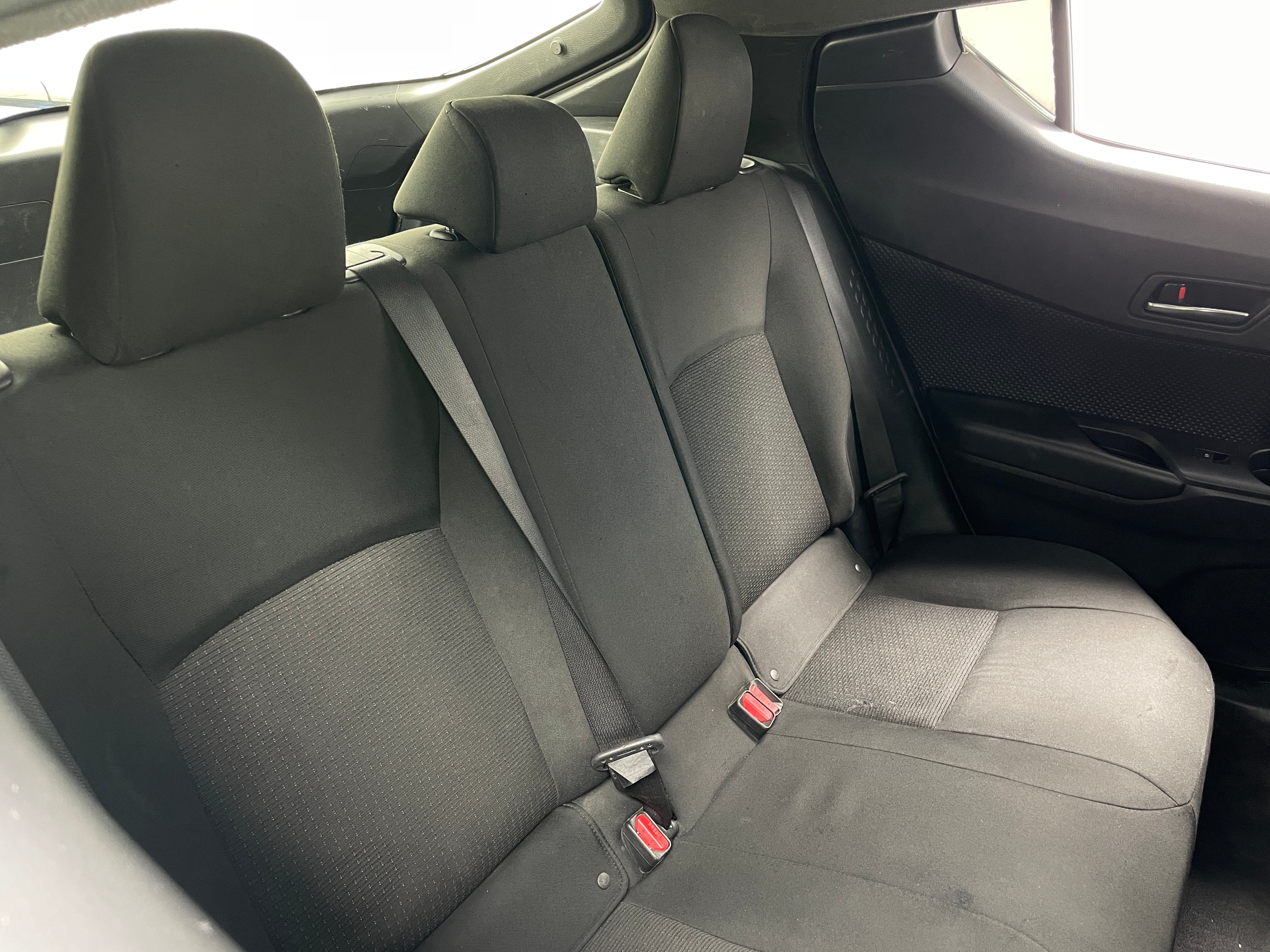 2019 Toyota C-HR LE 6