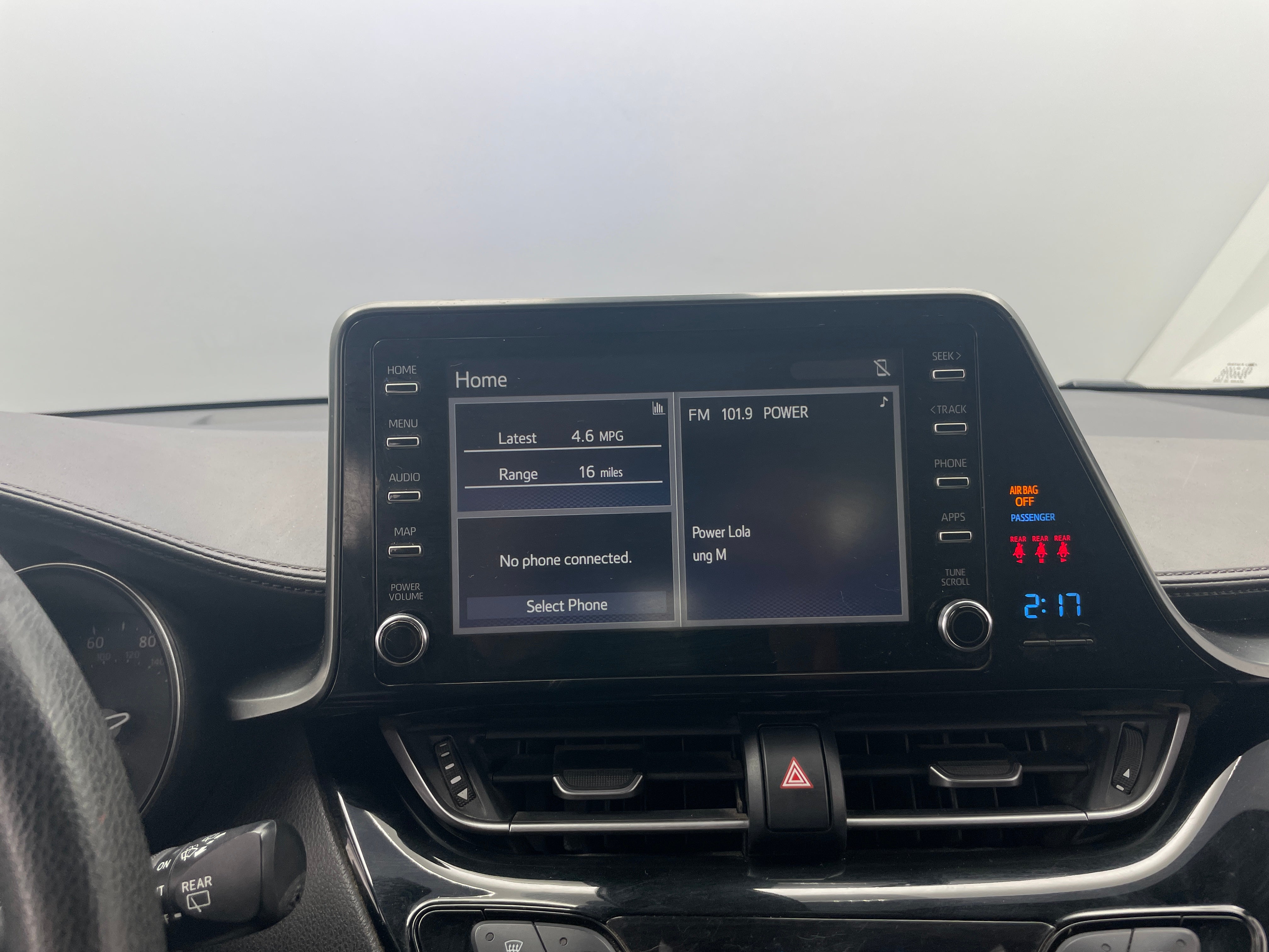2019 Toyota C-HR LE 4