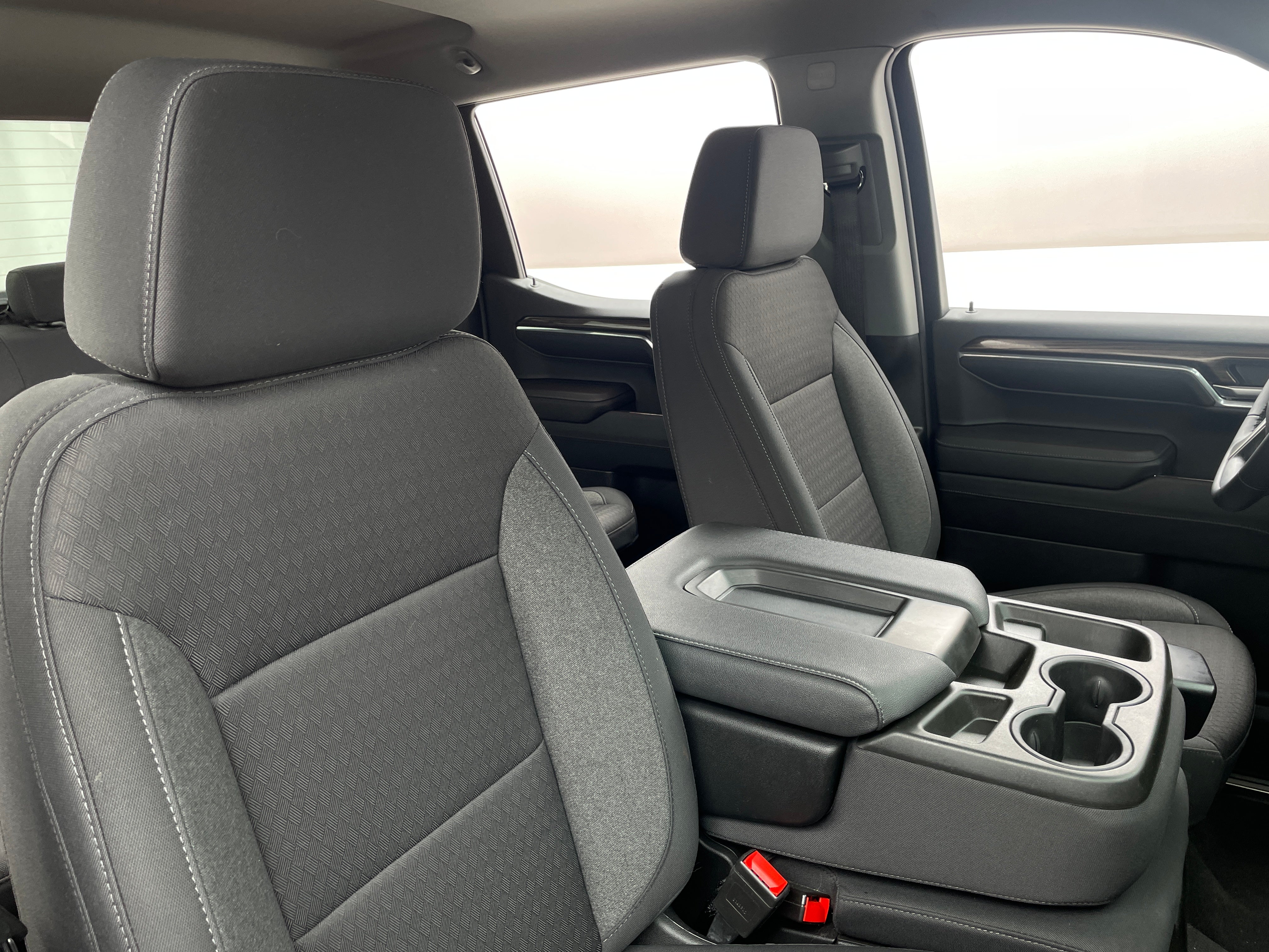 2024 Chevrolet Silverado 1500 LT 2