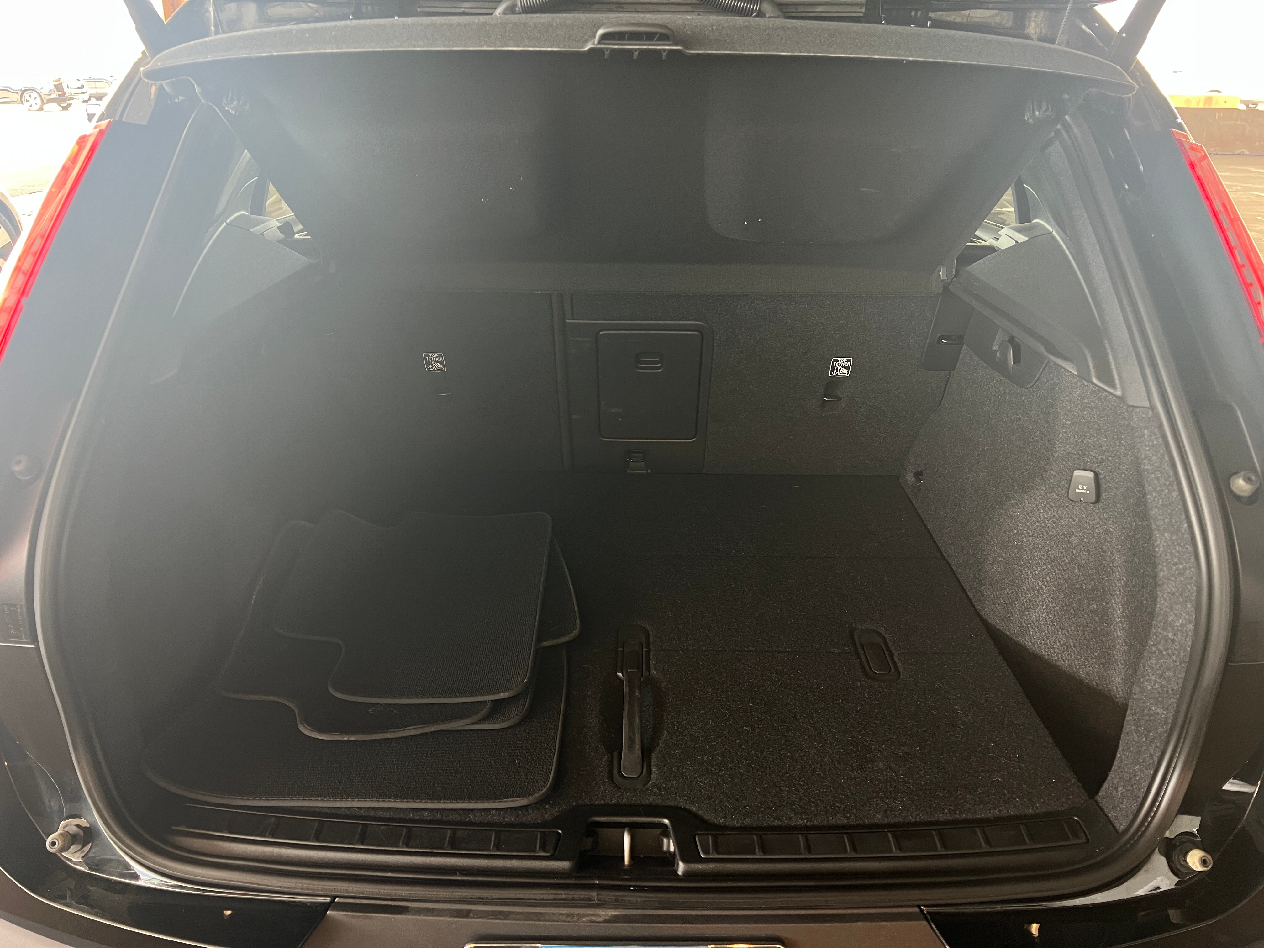 2022 Volvo XC40 T4 Momentum 7