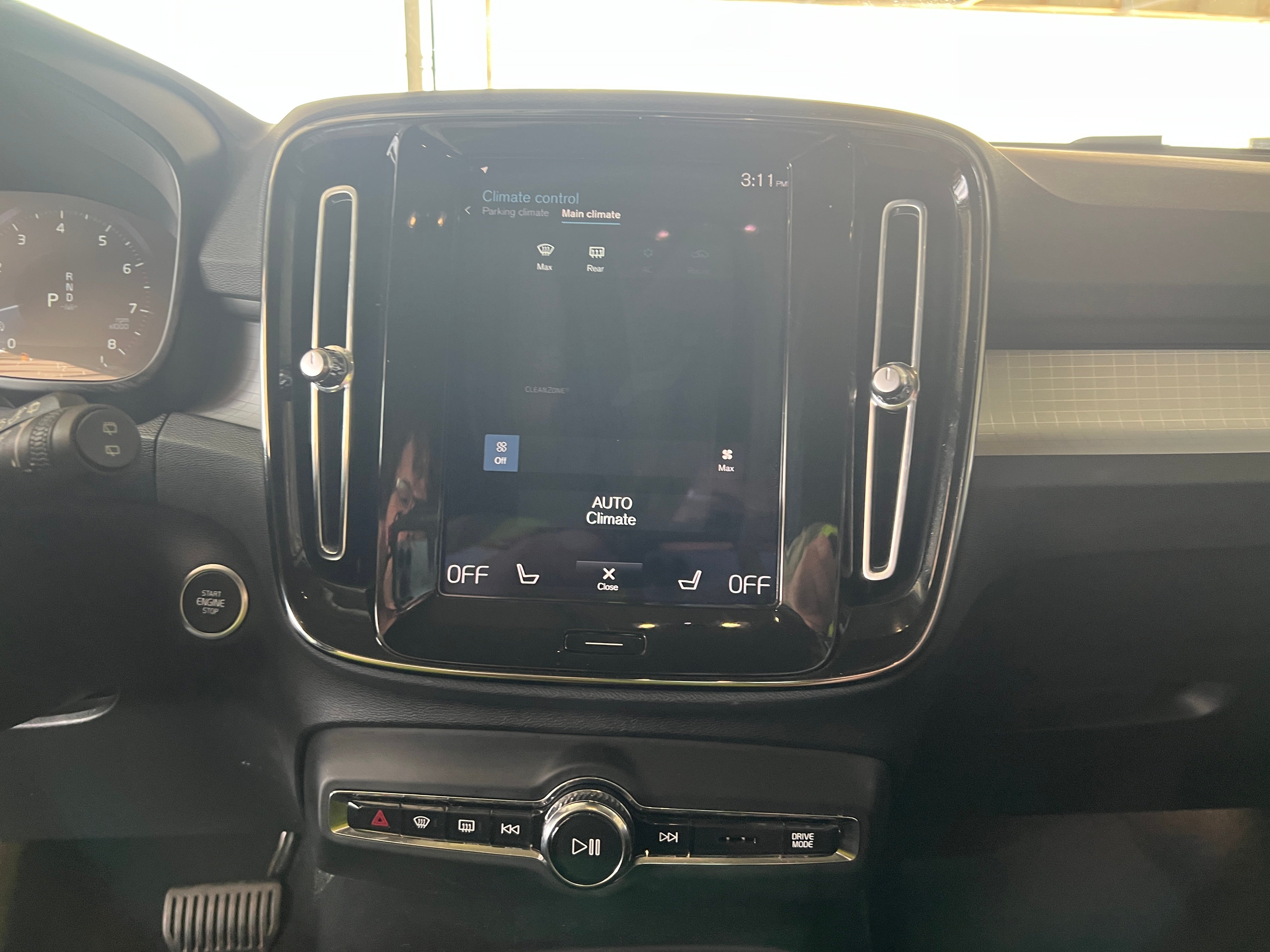 2022 Volvo XC40 T4 Momentum 4