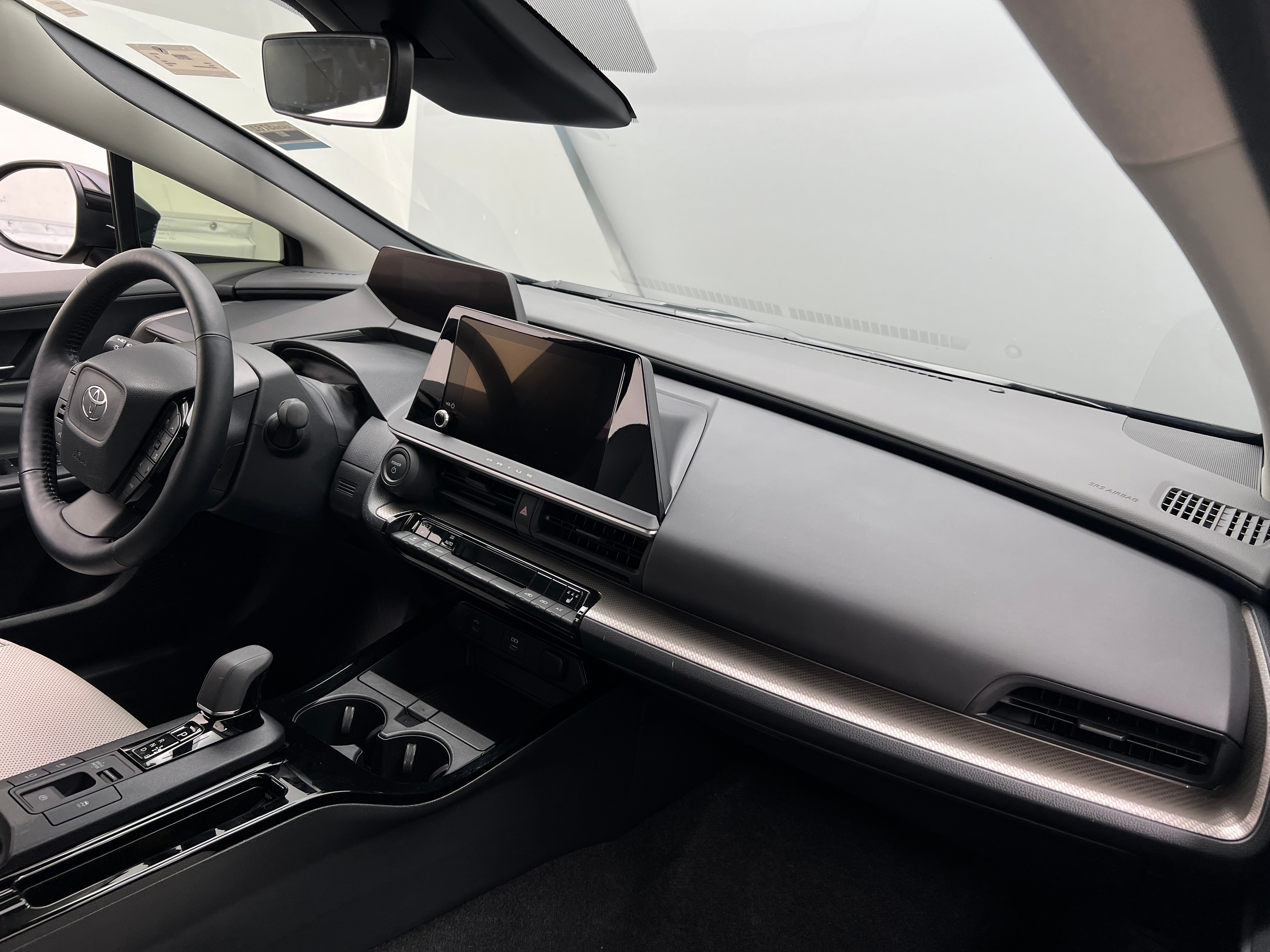 2024 Toyota Prius XLE 2