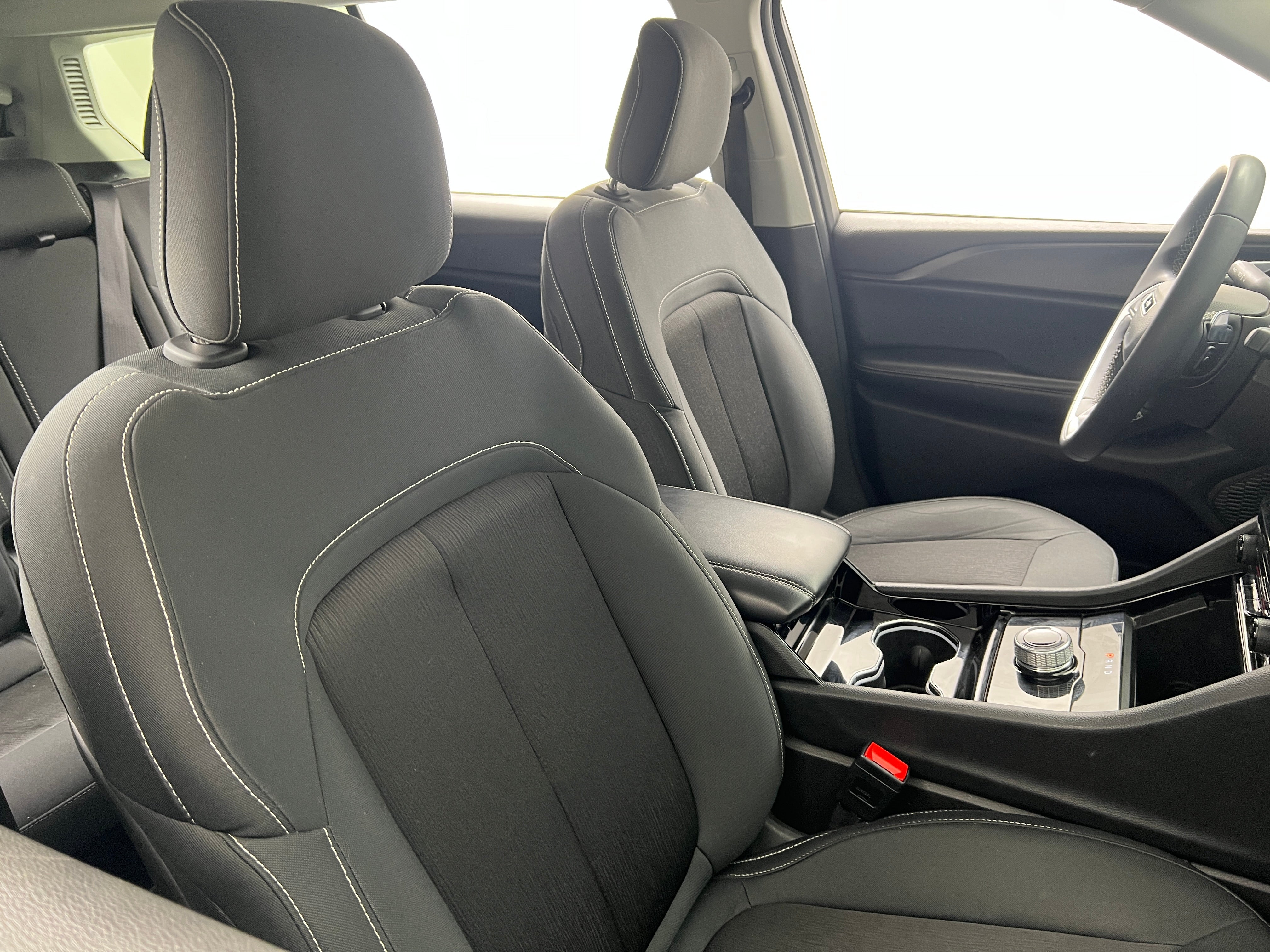 2023 Jeep Grand Cherokee L Laredo 2