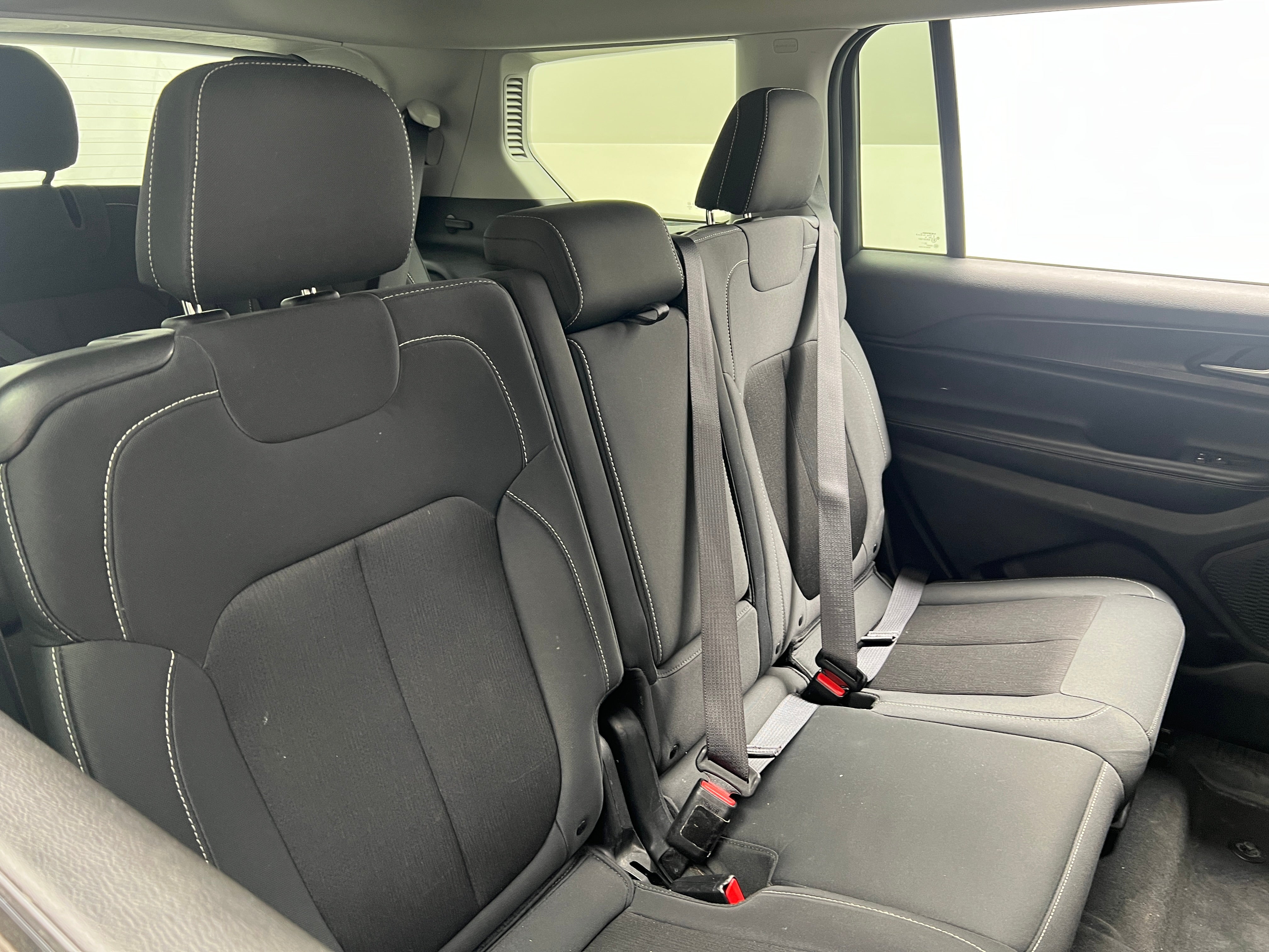 2023 Jeep Grand Cherokee L Laredo 6