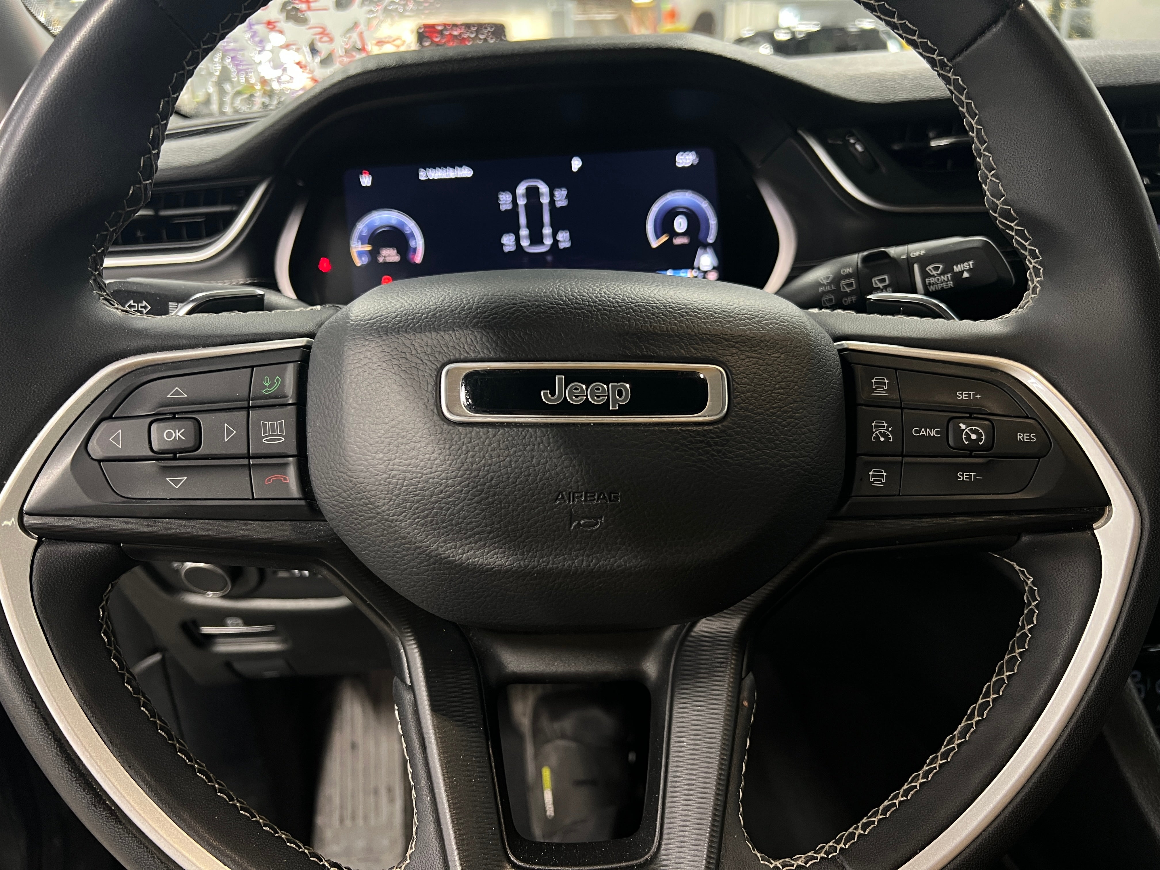 2023 Jeep Grand Cherokee L Laredo 5