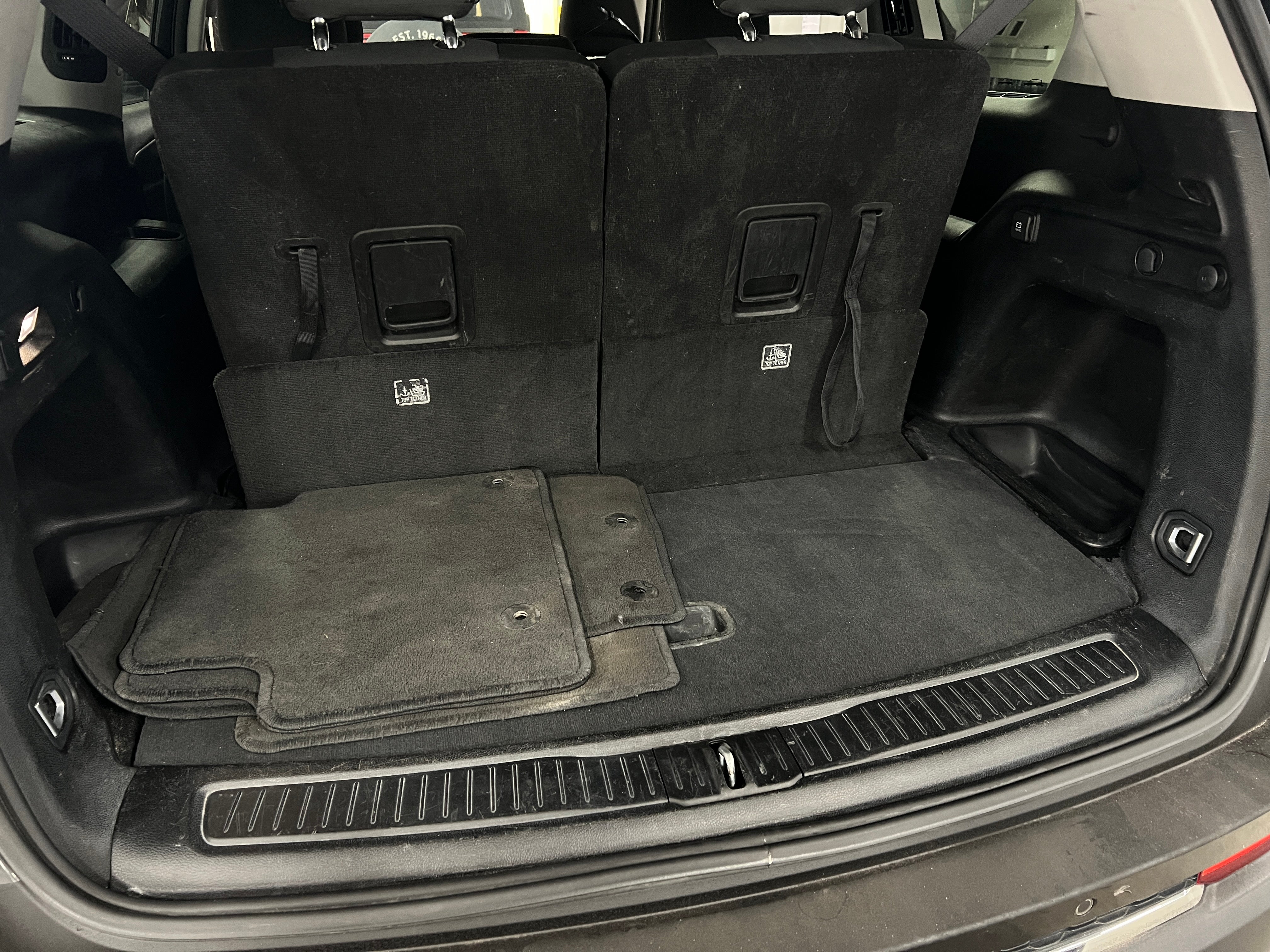 2023 Jeep Grand Cherokee L Laredo 7
