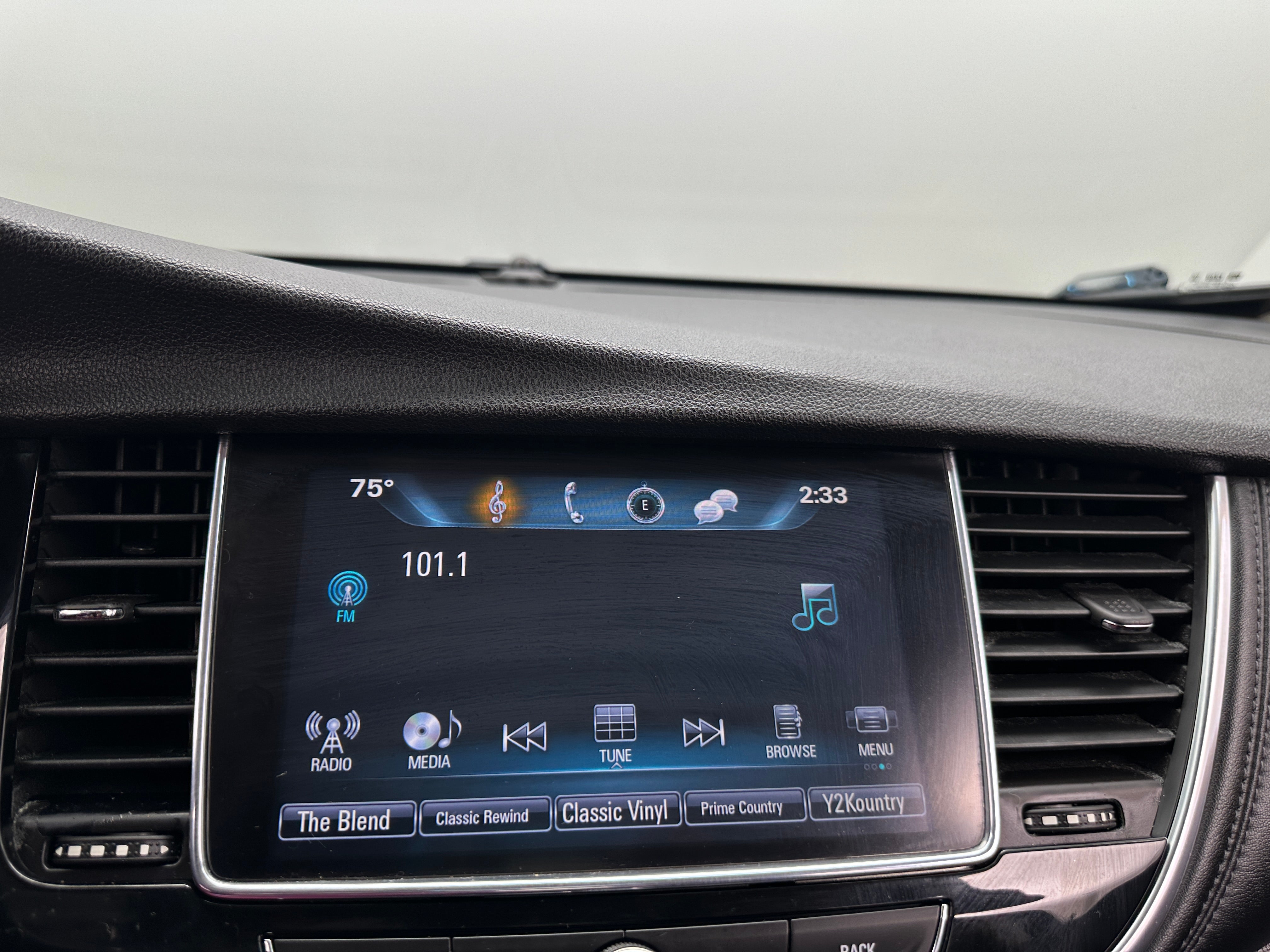 2018 Buick Encore Sport Touring 3