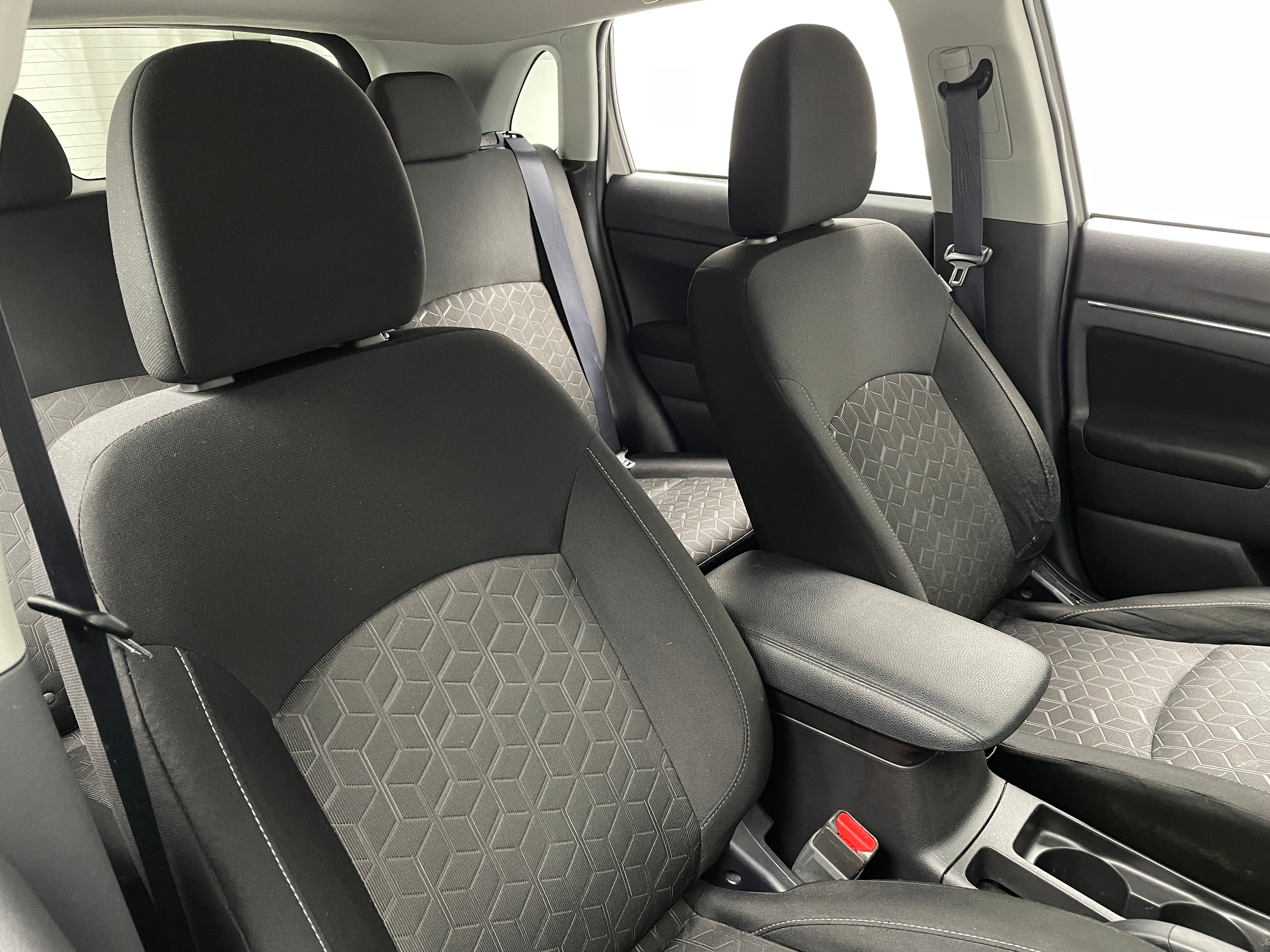 2020 Mitsubishi Outlander Sport ES 2
