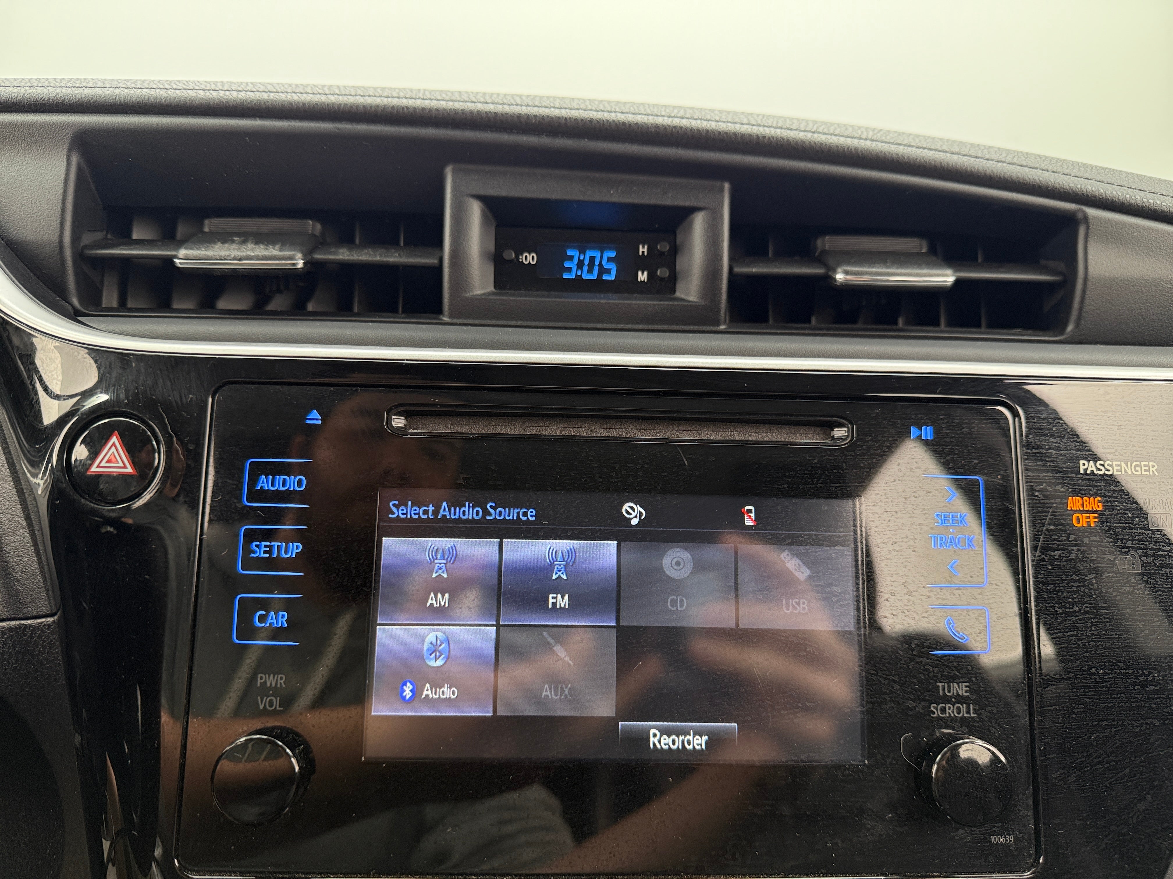 2017 Toyota Corolla SE 3