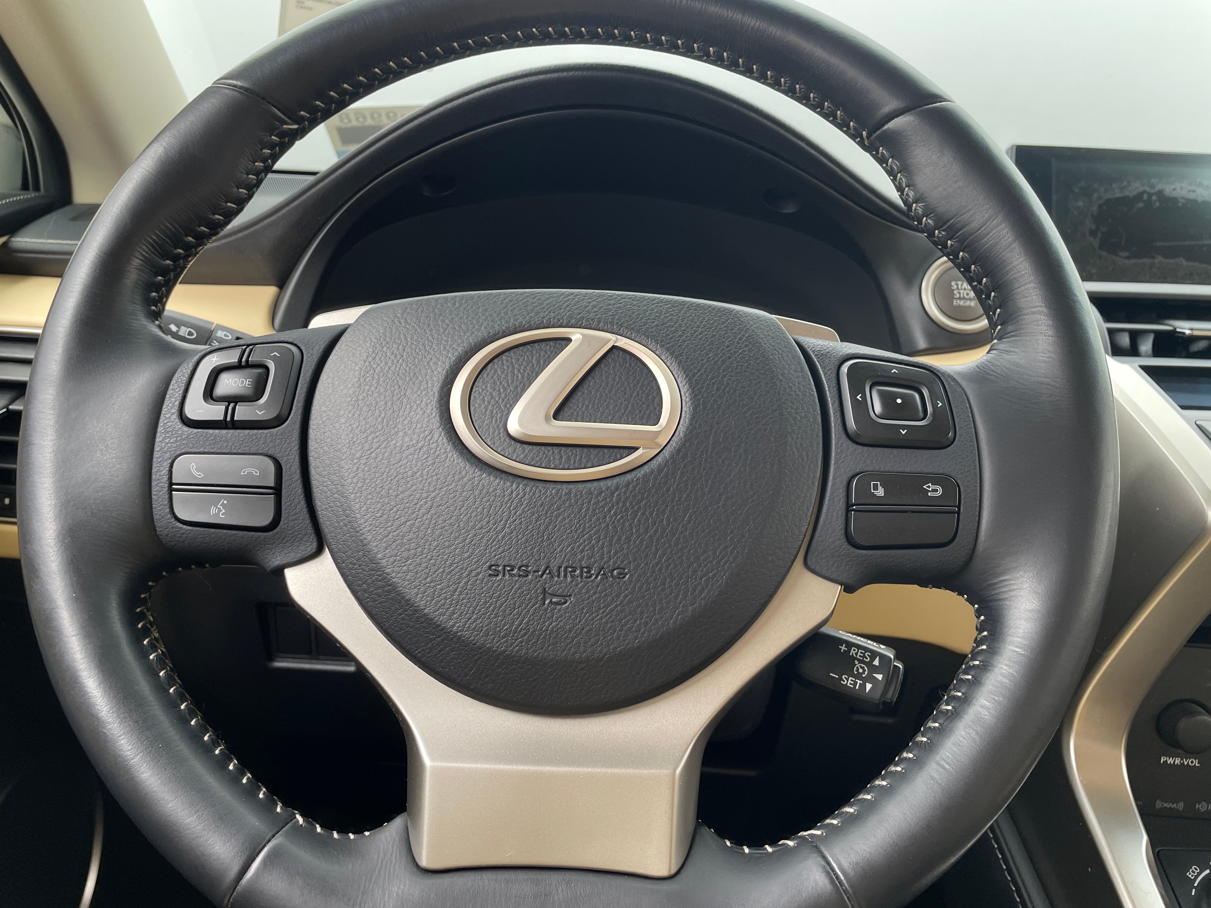 2015 Lexus NX 200t 4