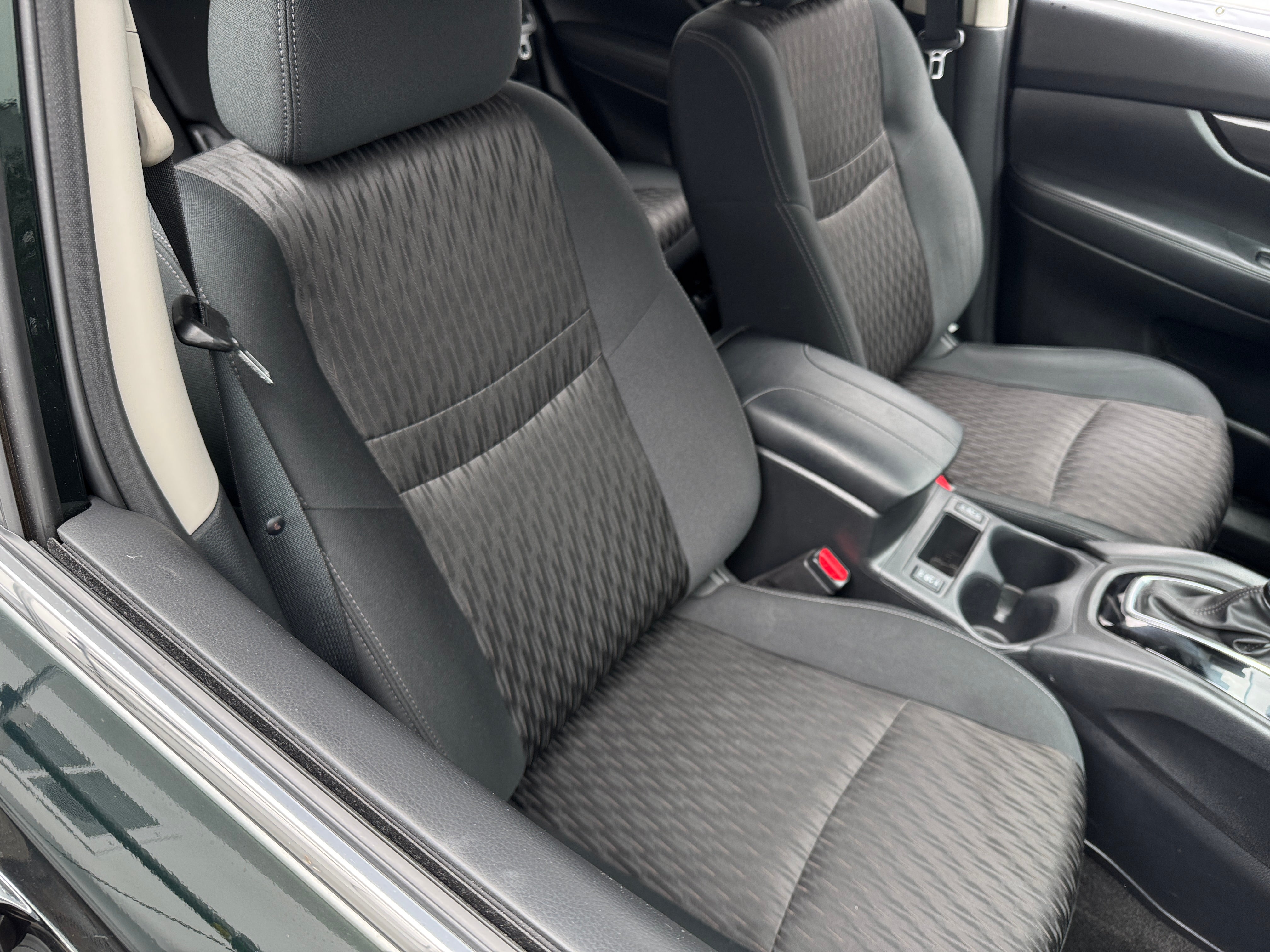2020 Nissan Rogue SV 2