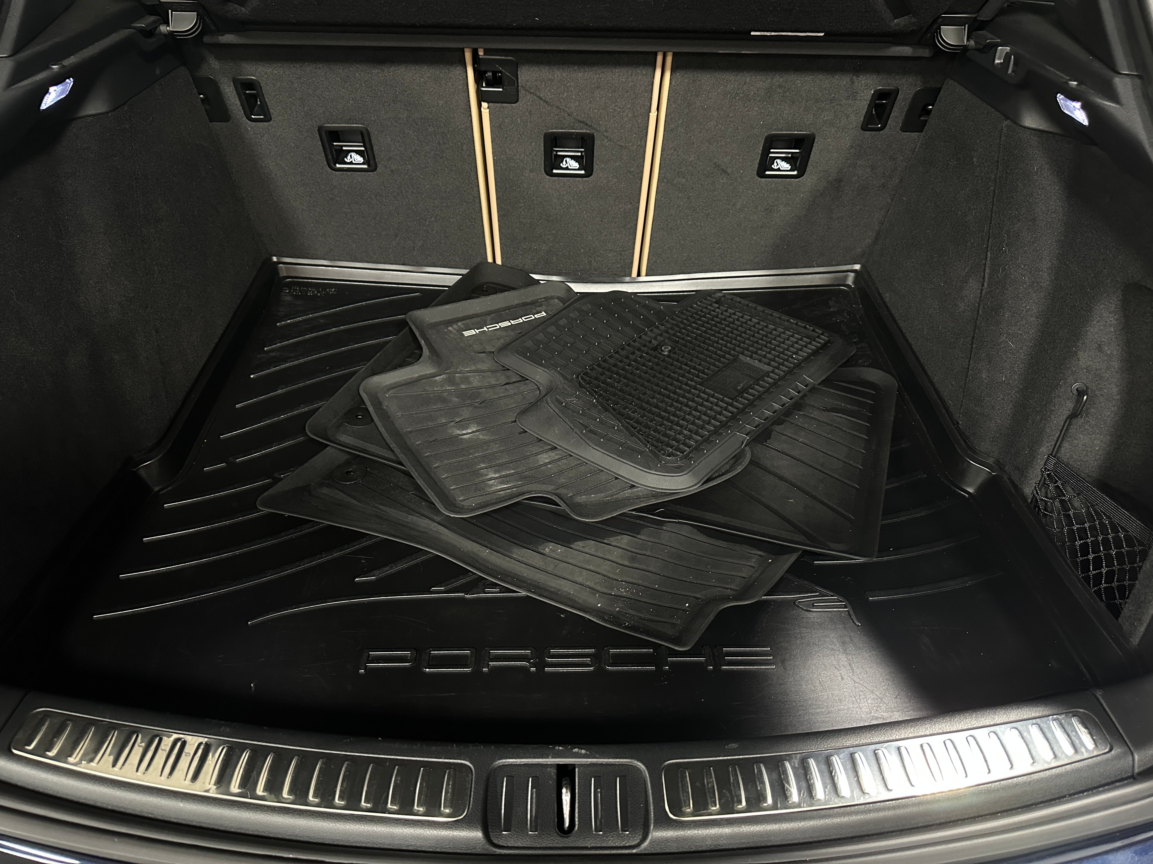 2021 Porsche Macan Base 6