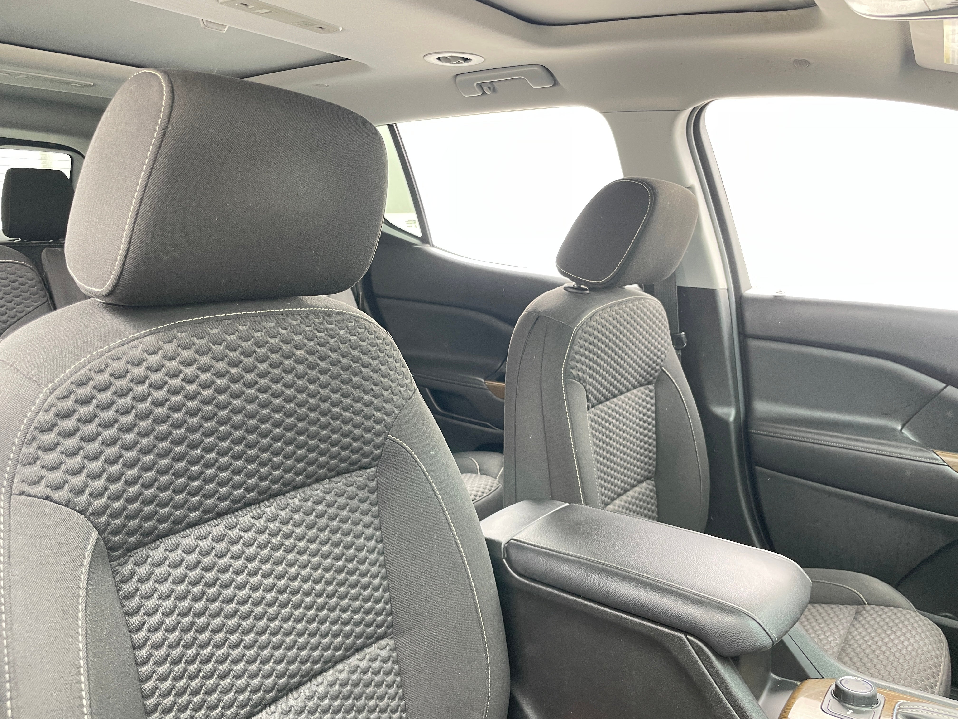 2017 GMC Acadia SLE 2