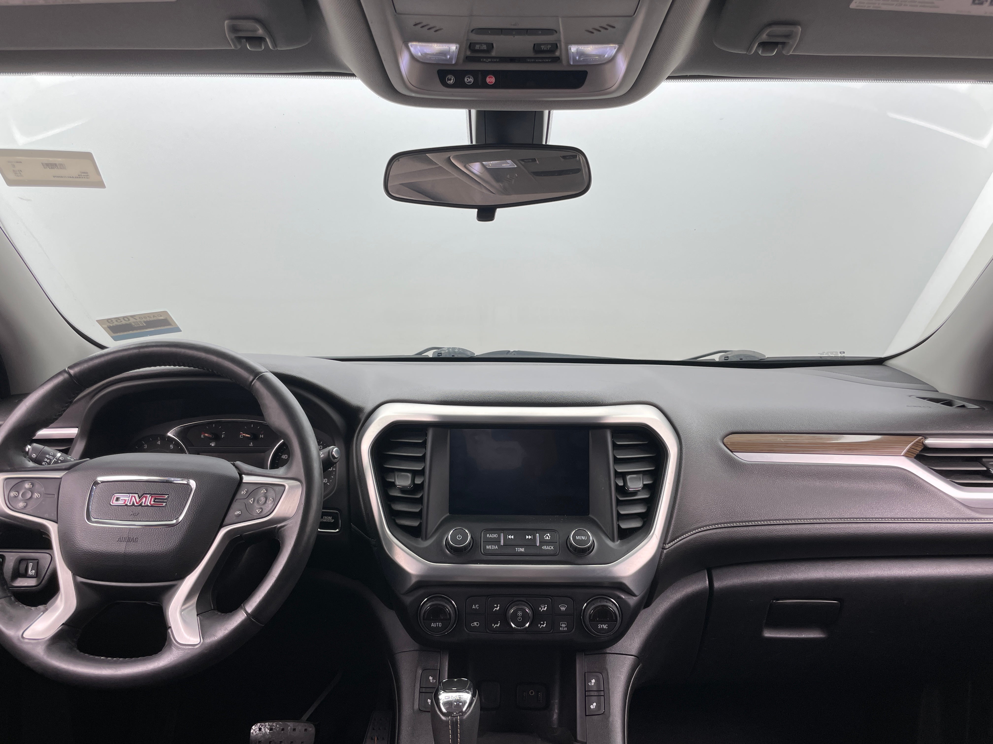 2017 GMC Acadia SLE 3