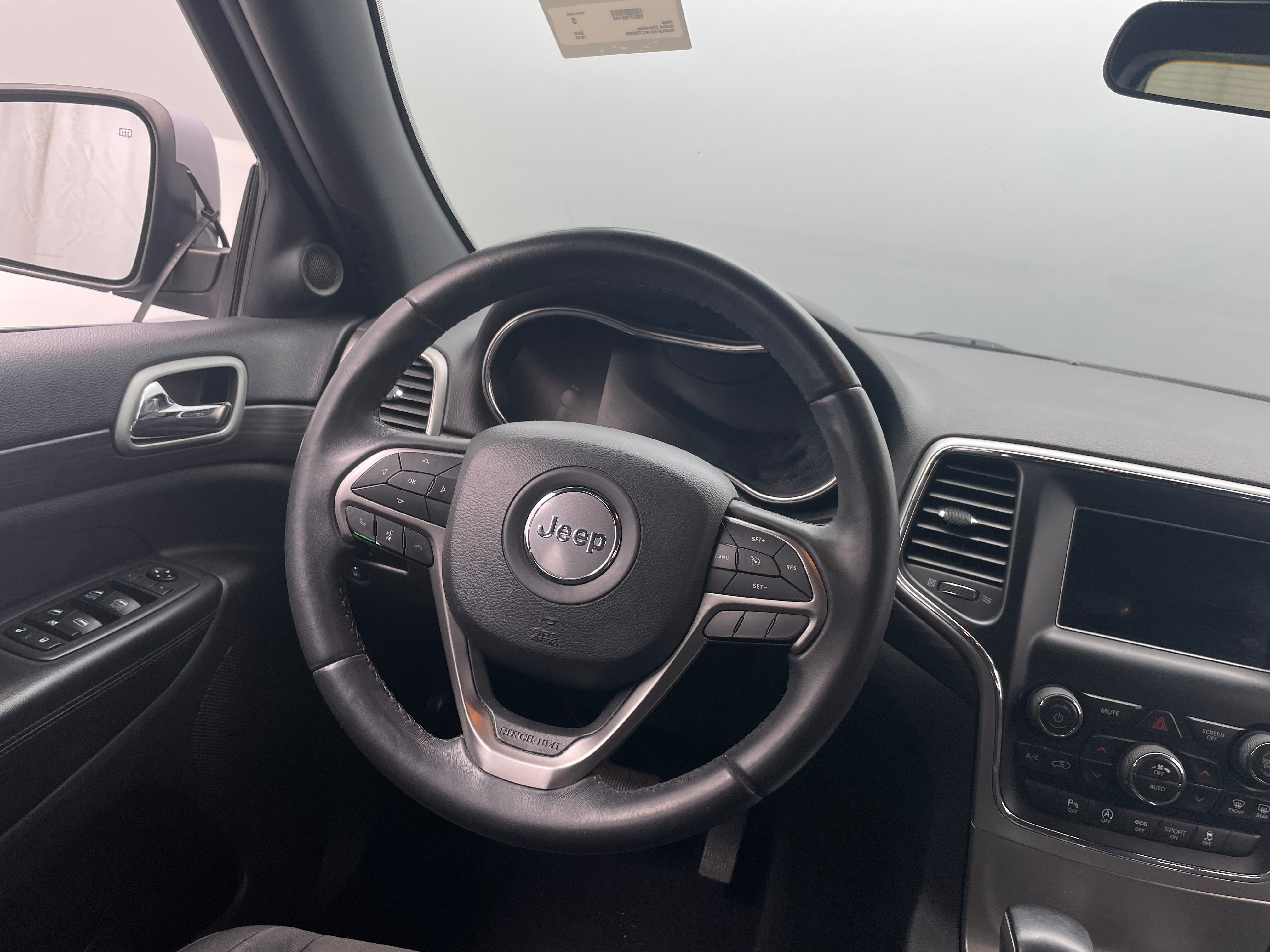 2019 Jeep Grand Cherokee Laredo 5